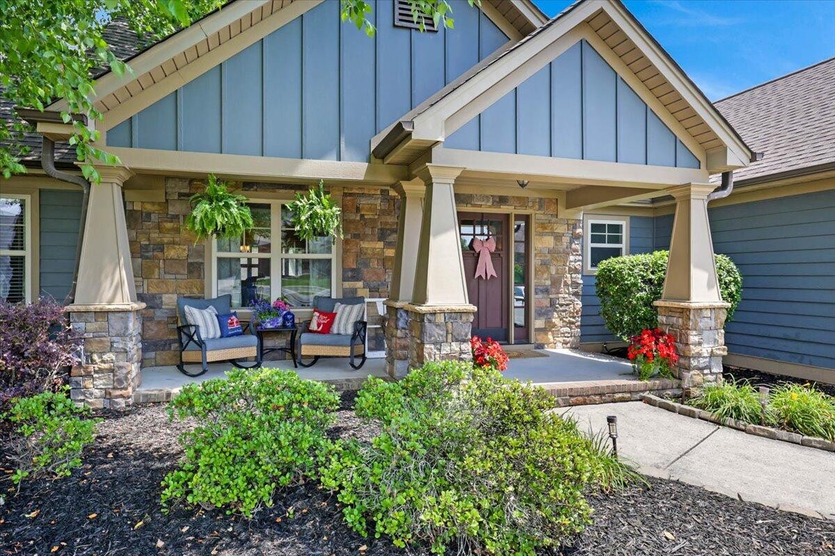 37 Bur Oak Drive