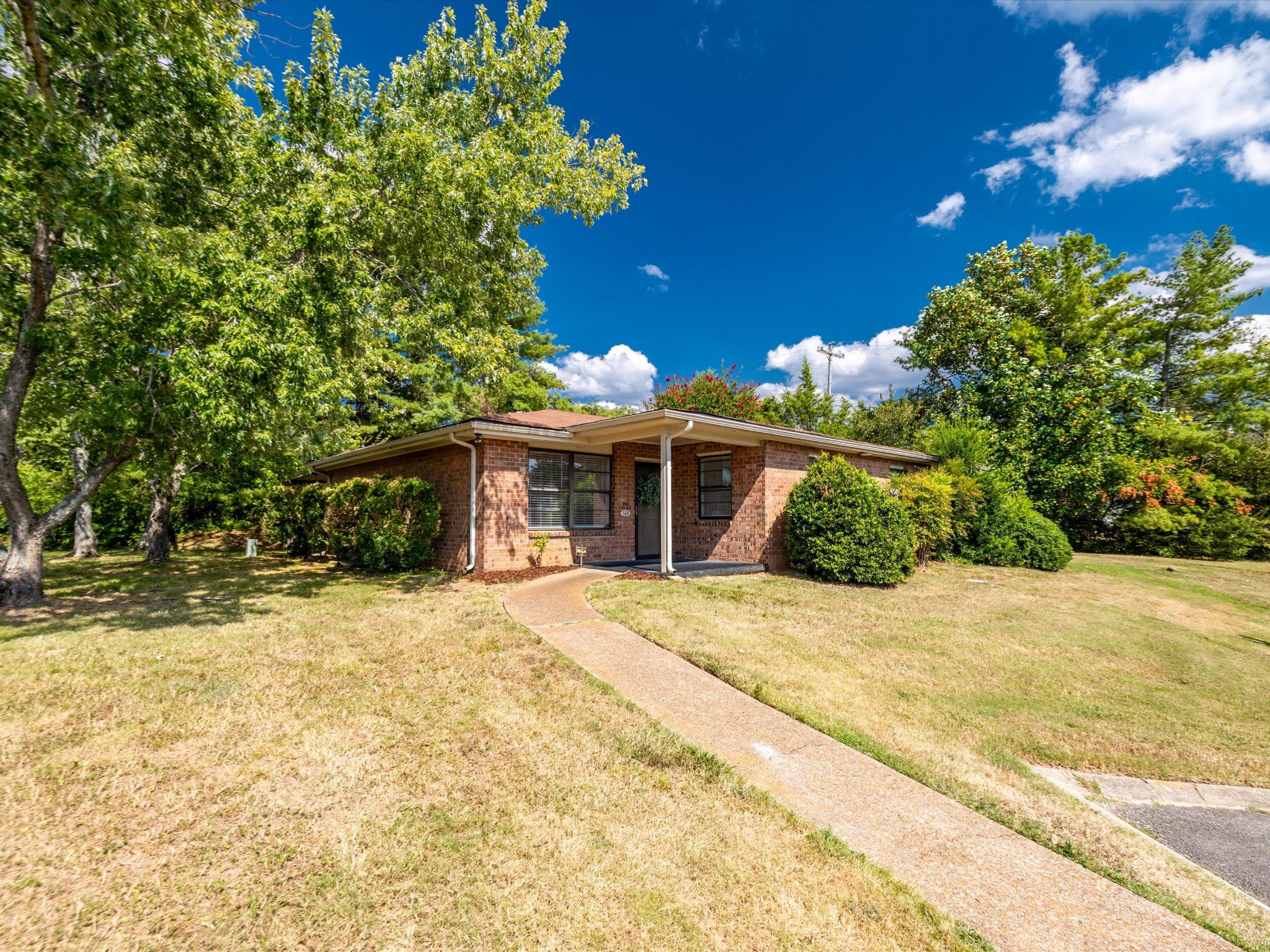 2-bed listing at 349 Deer Lake Dr 349, Nashville