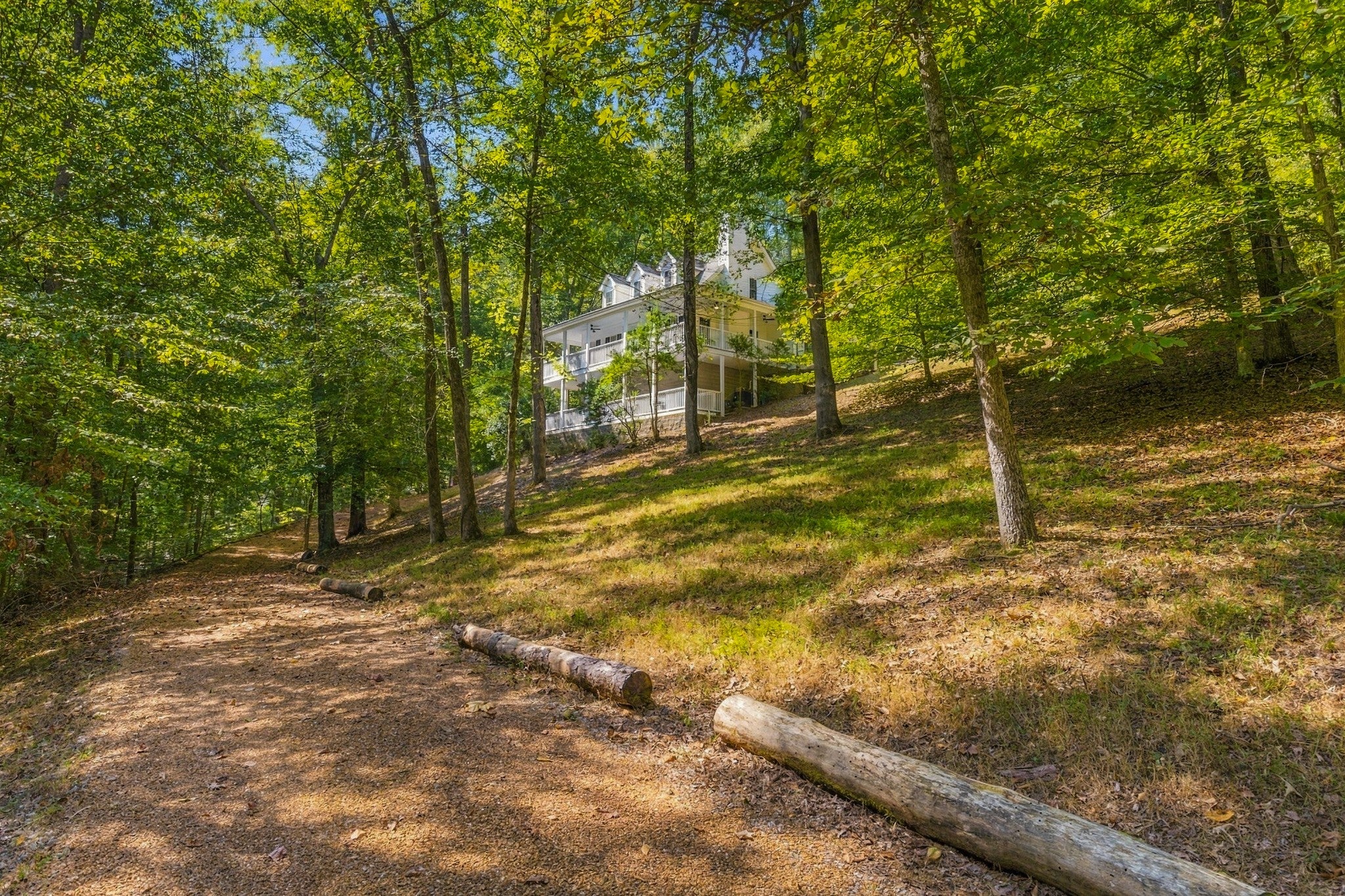 983 Ridgecrest Dr
