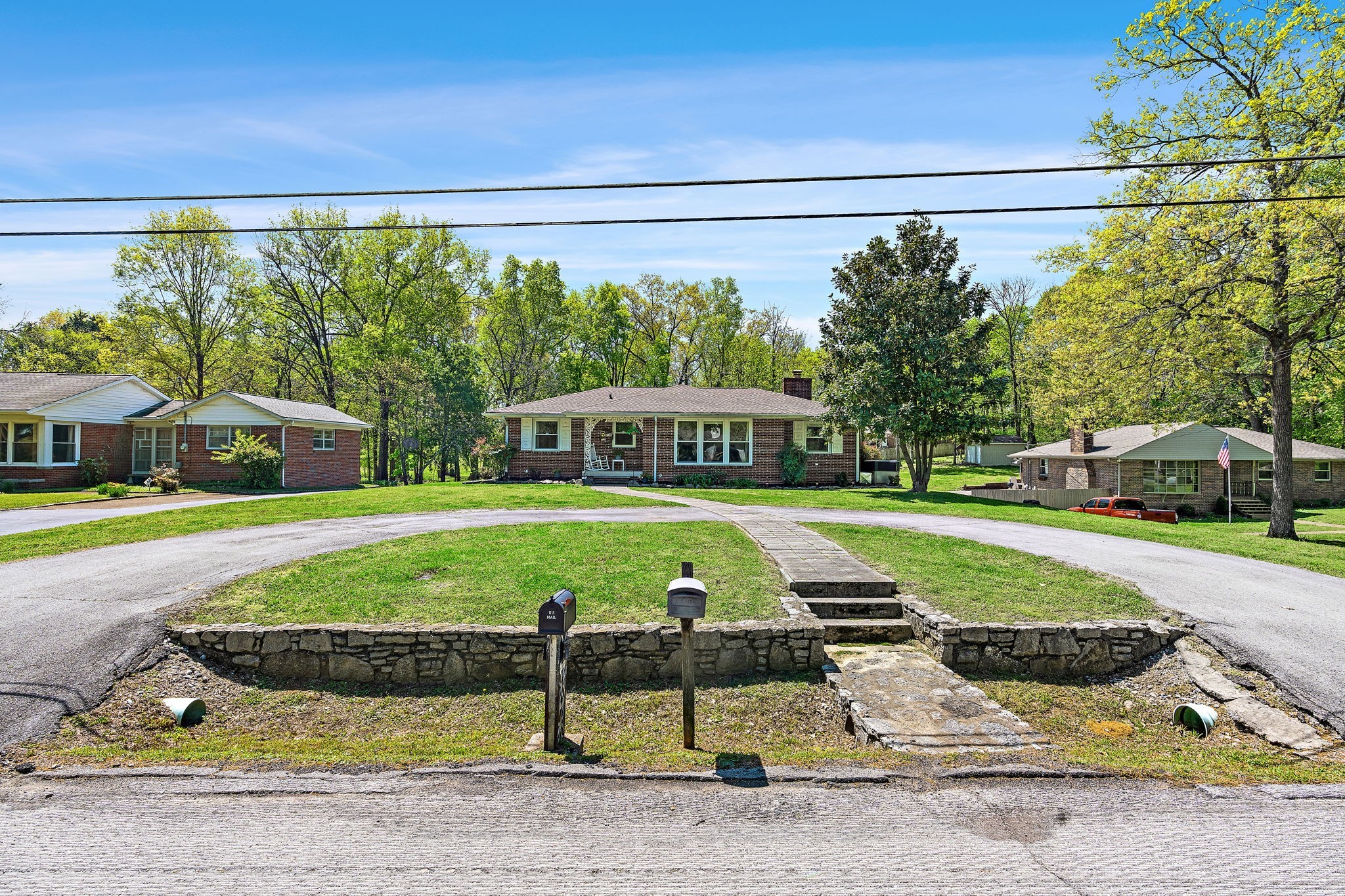 1618 Woodside Dr