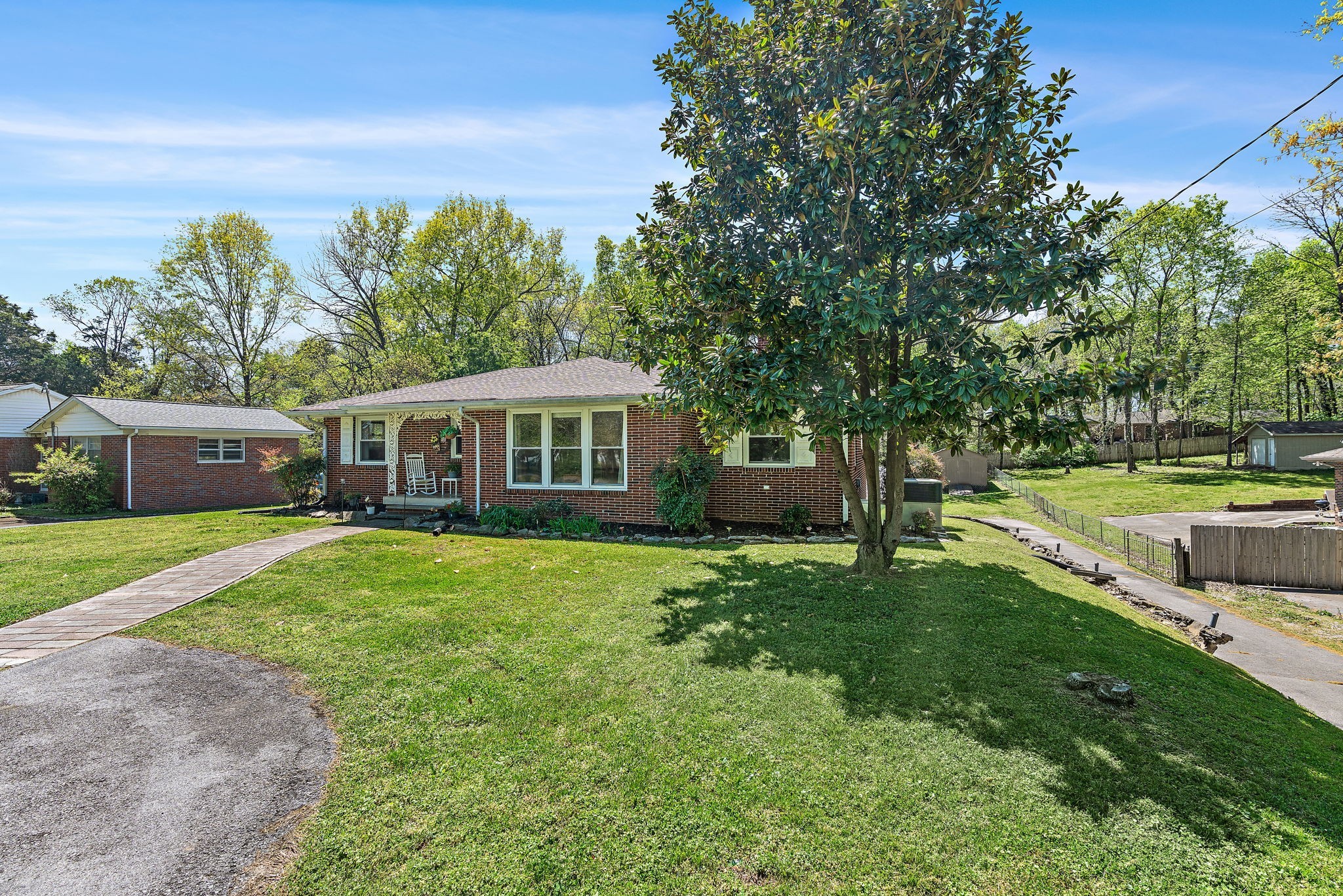 1618 Woodside Dr