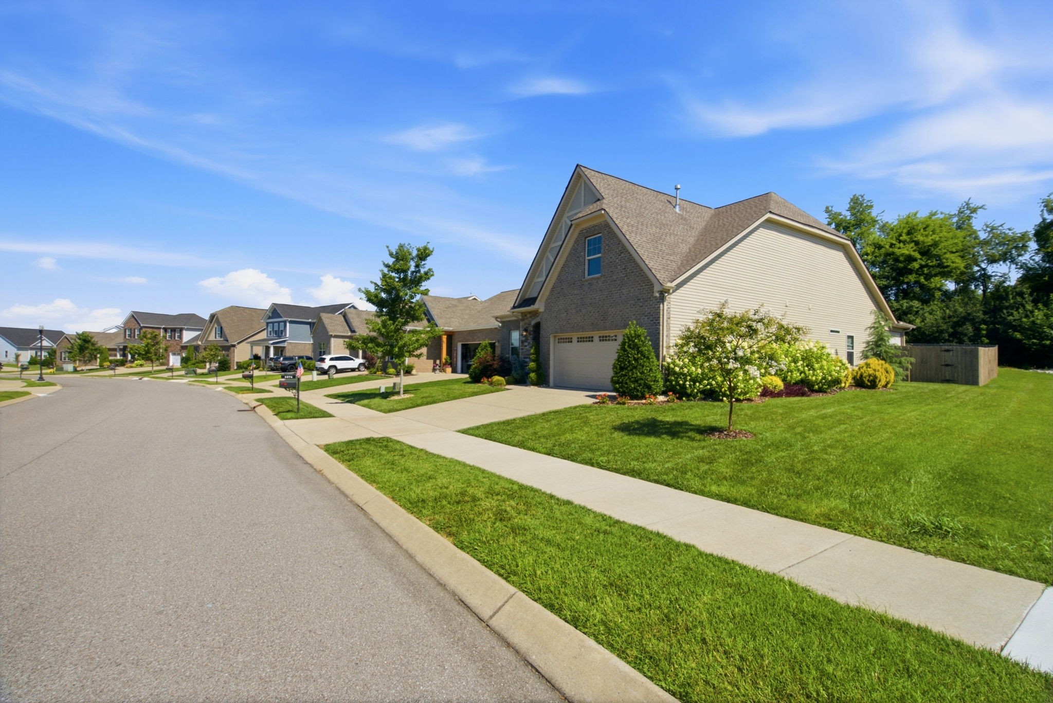 1076 Westgate Dr - Photo 4
