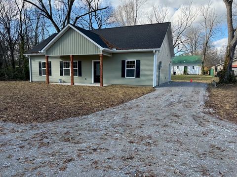 1101 E Lauderdale St Tullahoma TN 37388