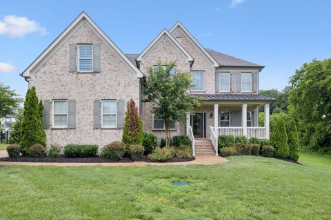 5846 Wagonvale Dr Arrington TN 37014