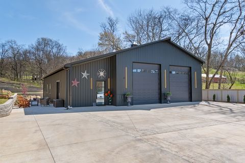 2896 Fly Rd Santa Fe TN 38482