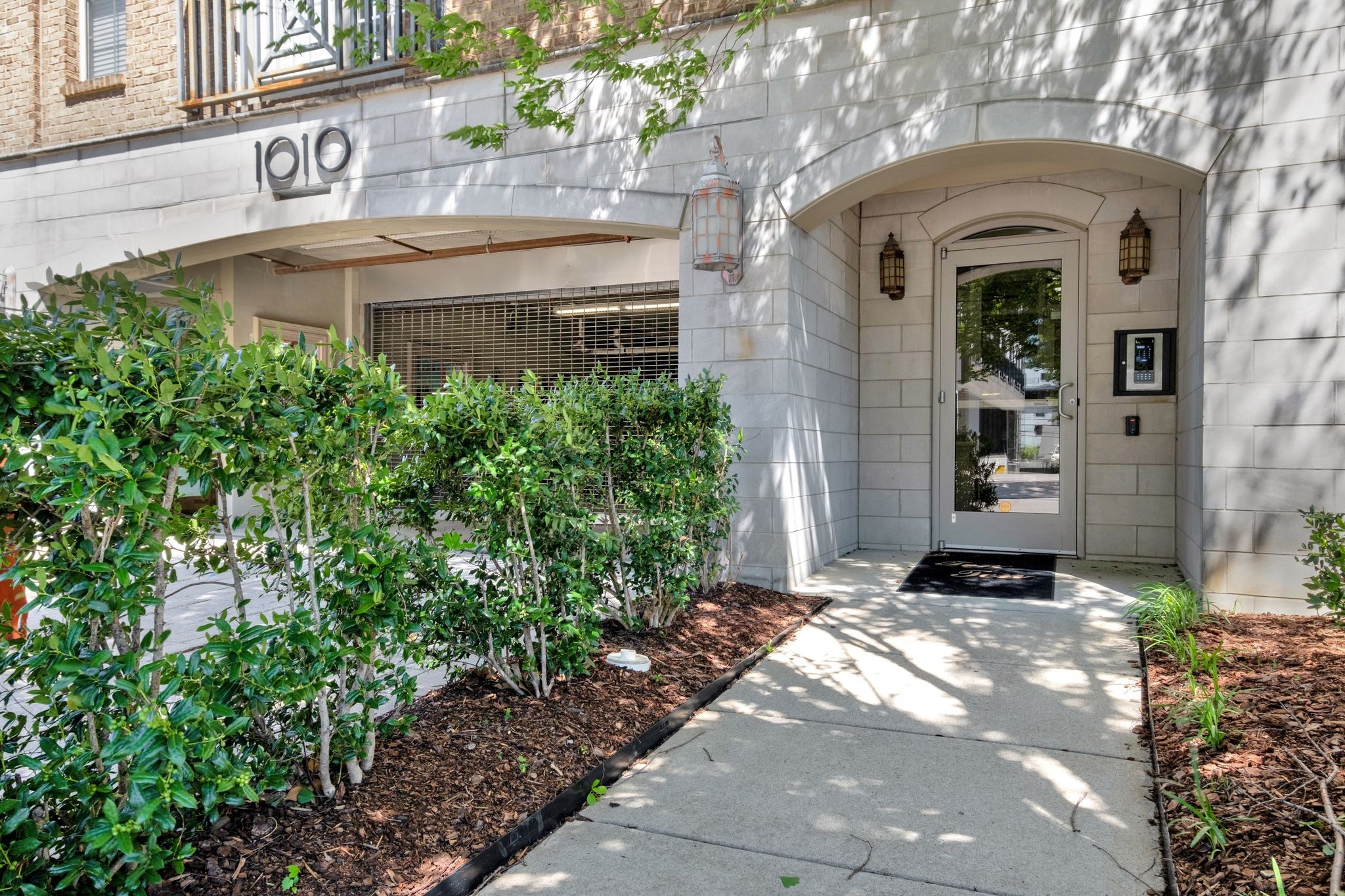 1010 16th Ave S 301