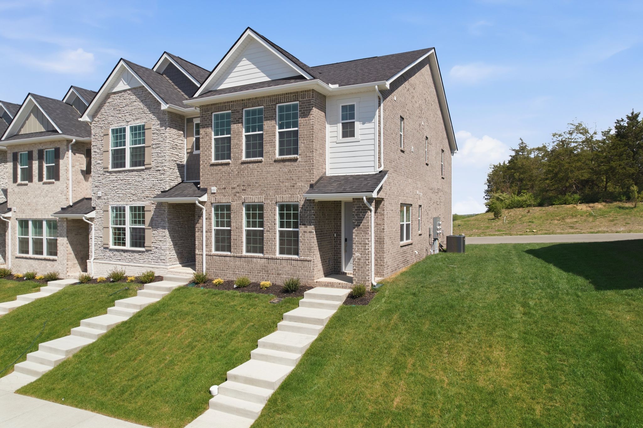 320 Lynwood Station Blvd