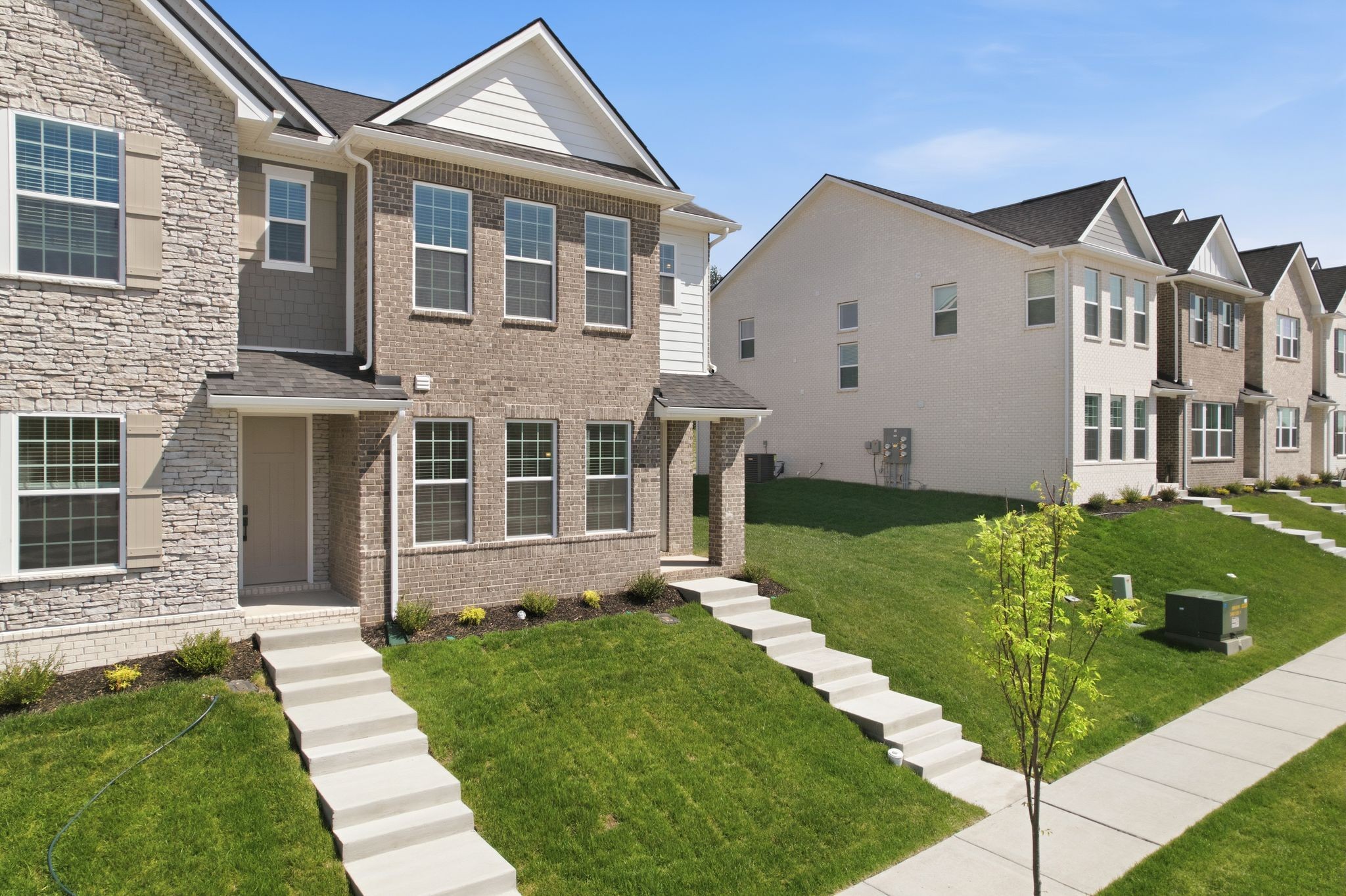 320 Lynwood Station Blvd