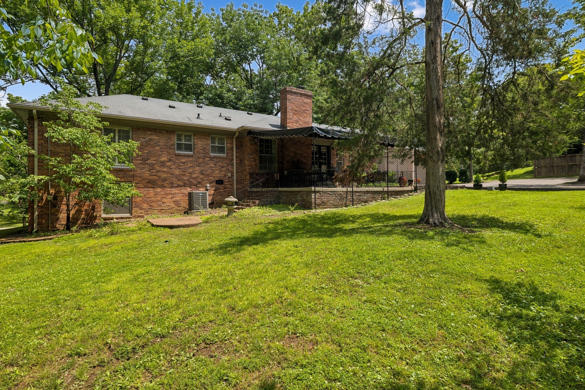 6513 Brownlee Dr, Nashville TN 37205 5-bed home, photo 5 of 30