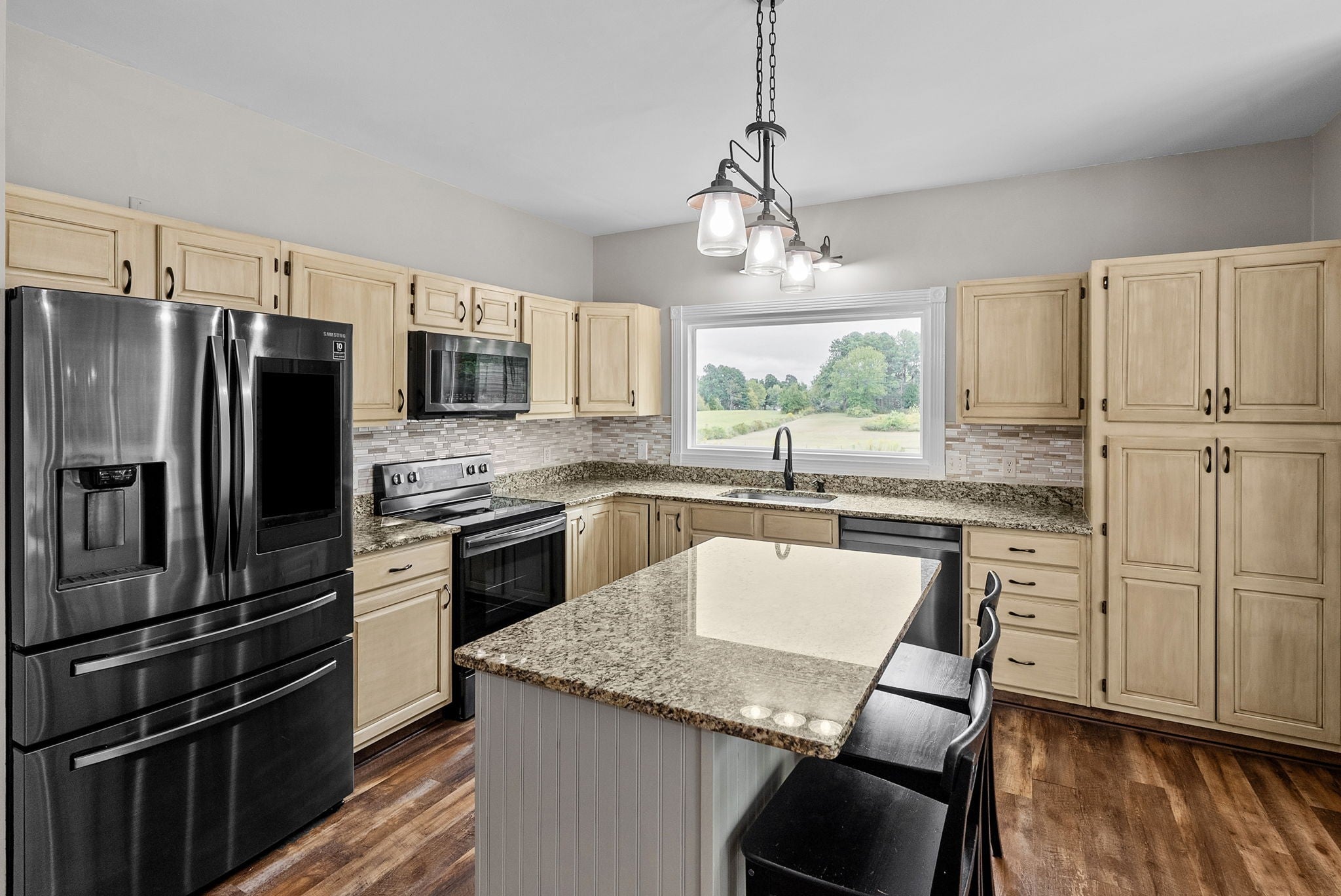 114 Skylark Dr