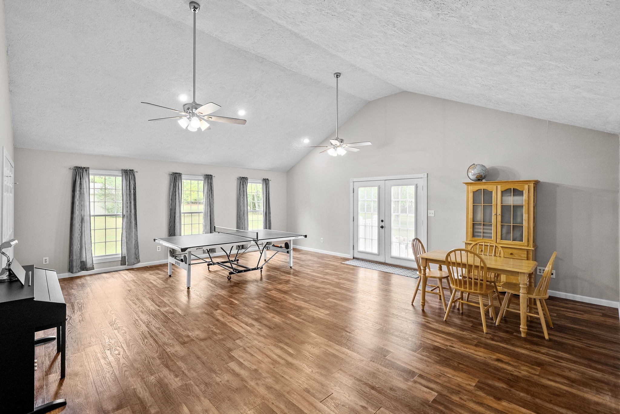 114 Skylark Dr