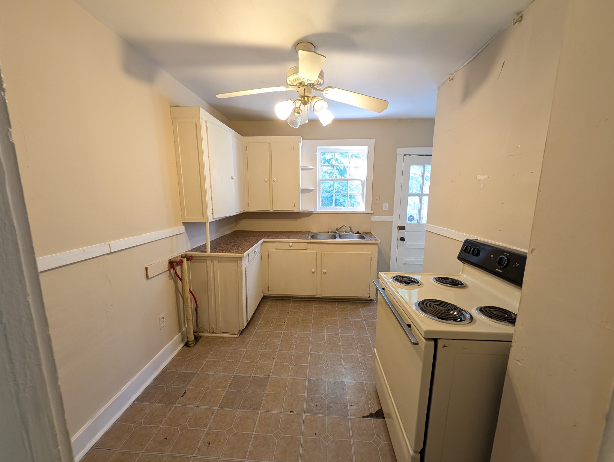 614 Kingwood Dr