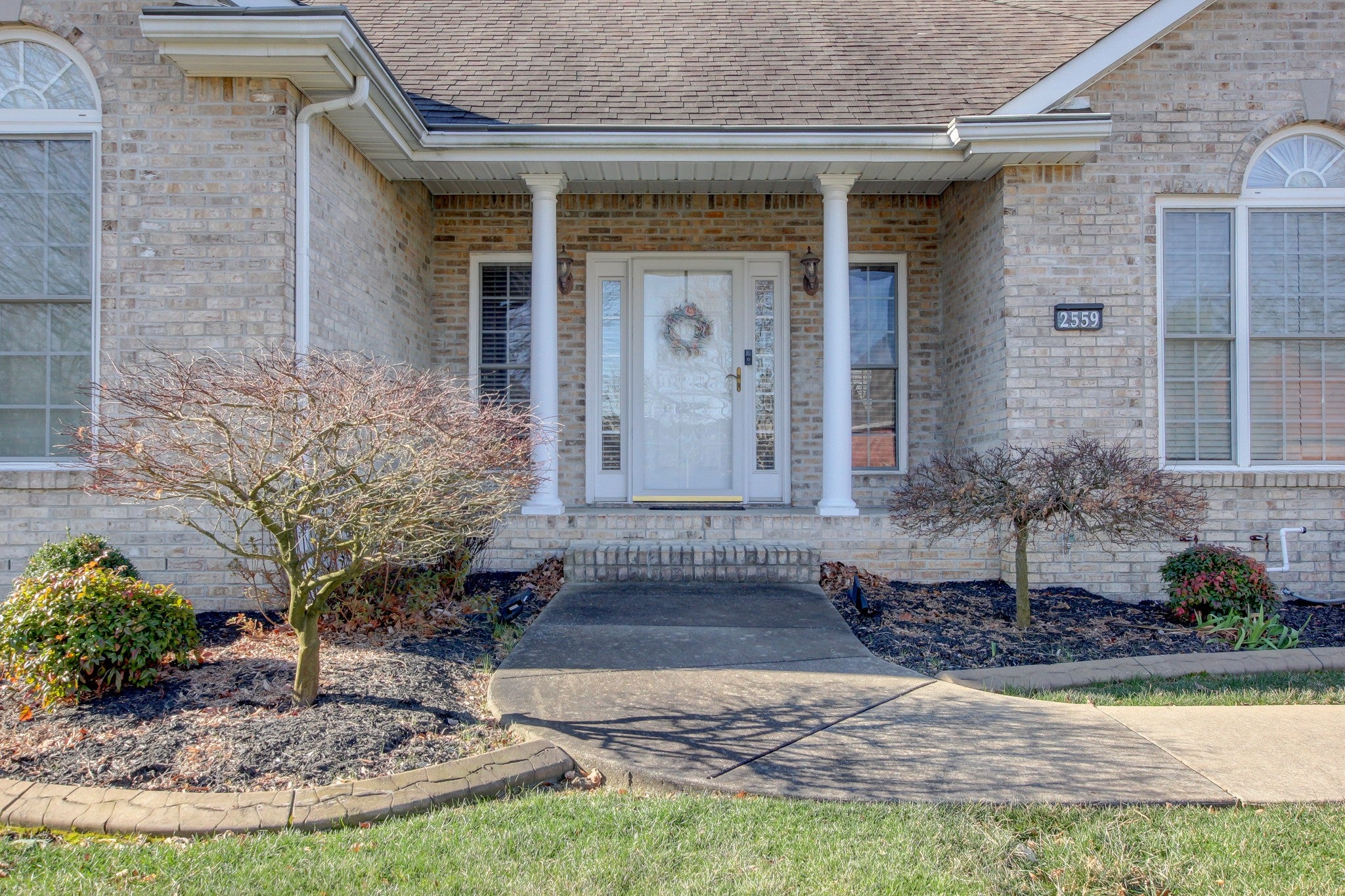 2559 Hedgerow Ln