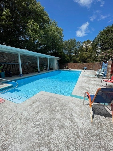 111 Grandview Dr