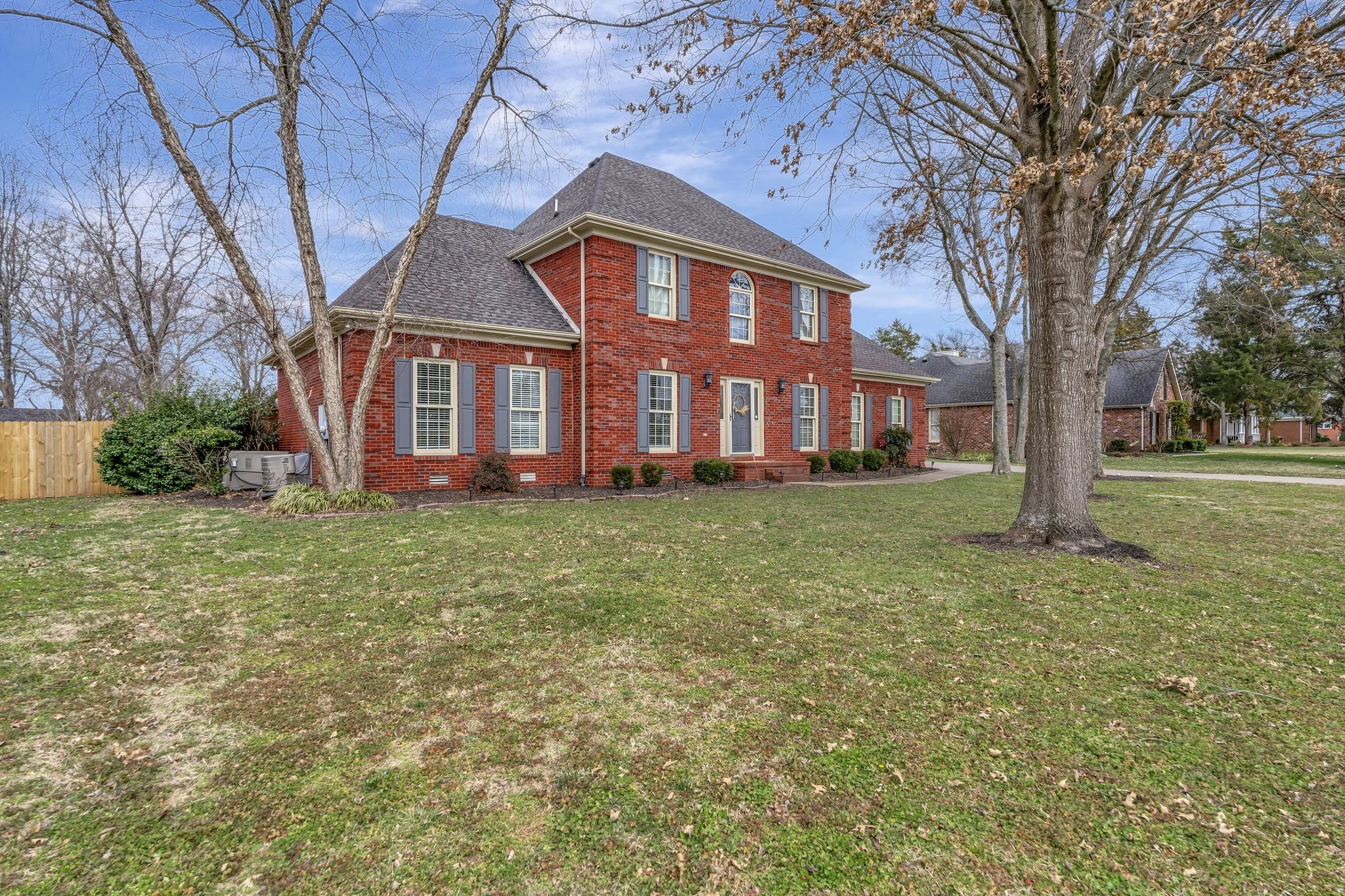 Murfreesboro, Tennessee 37129, United States, 5 Bedrooms Bedrooms, ,4 BathroomsBathrooms,Residential,Active,83167