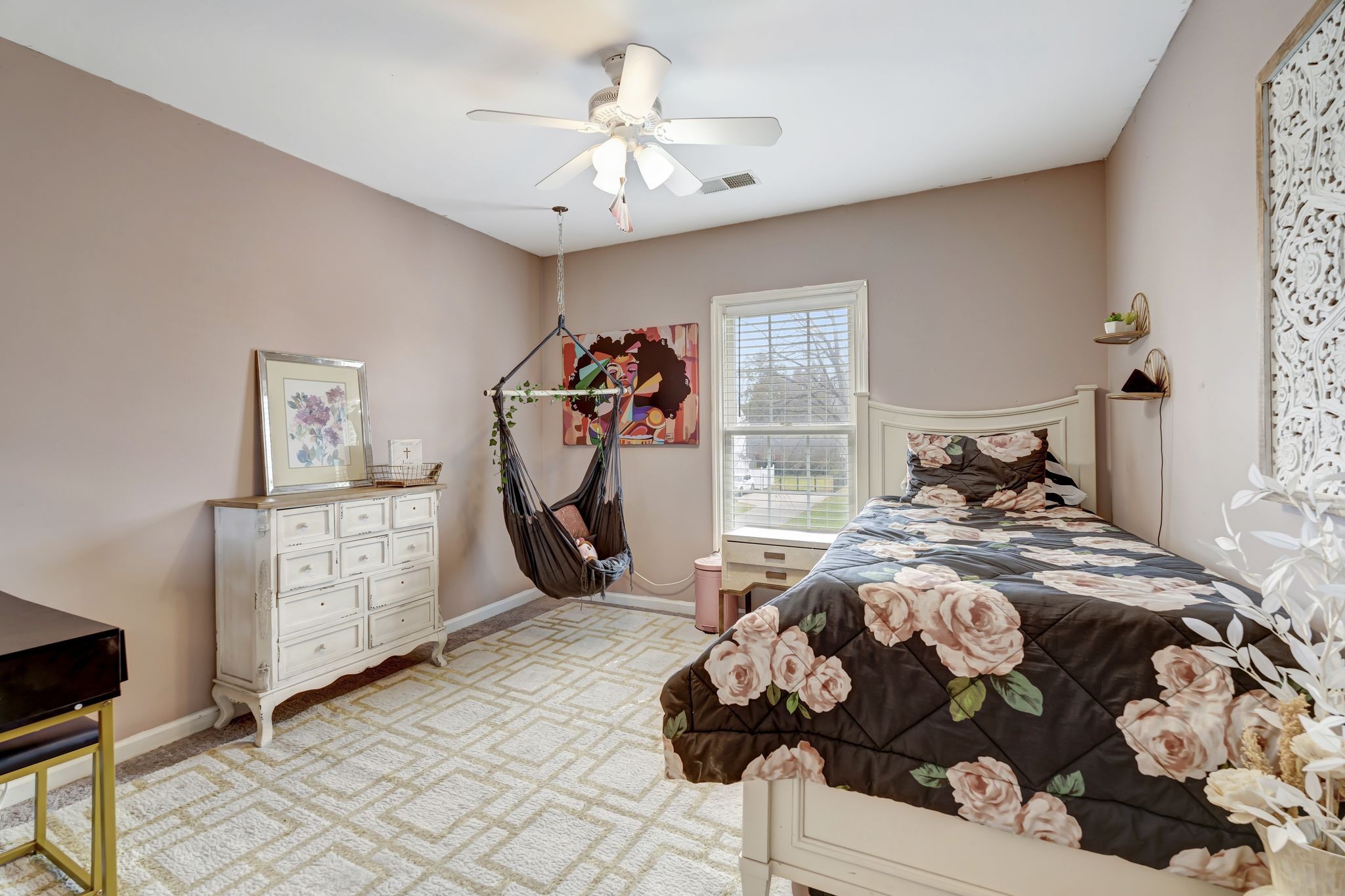 Murfreesboro, Tennessee 37129, United States, 5 Bedrooms Bedrooms, ,4 BathroomsBathrooms,Residential,Active,83167