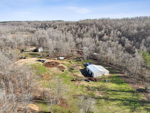 1208 Little Spring Creek Rd Linden TN 37096