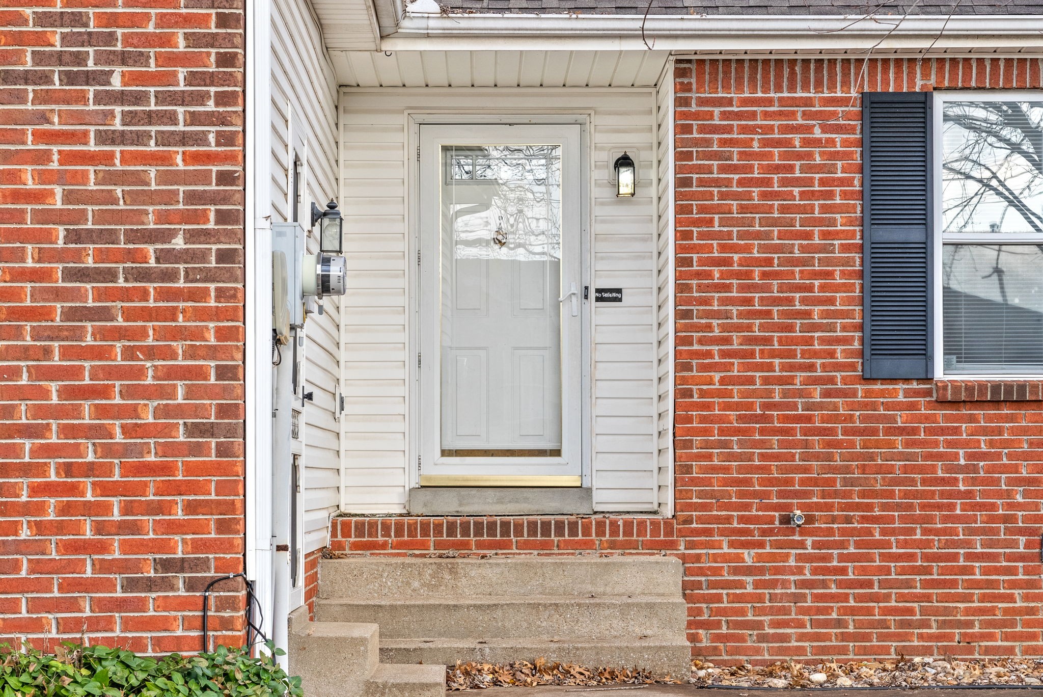 Clarksville, Tennessee 37042, United States, 3 Bedrooms Bedrooms, ,2 BathroomsBathrooms,Residential,Active,23084