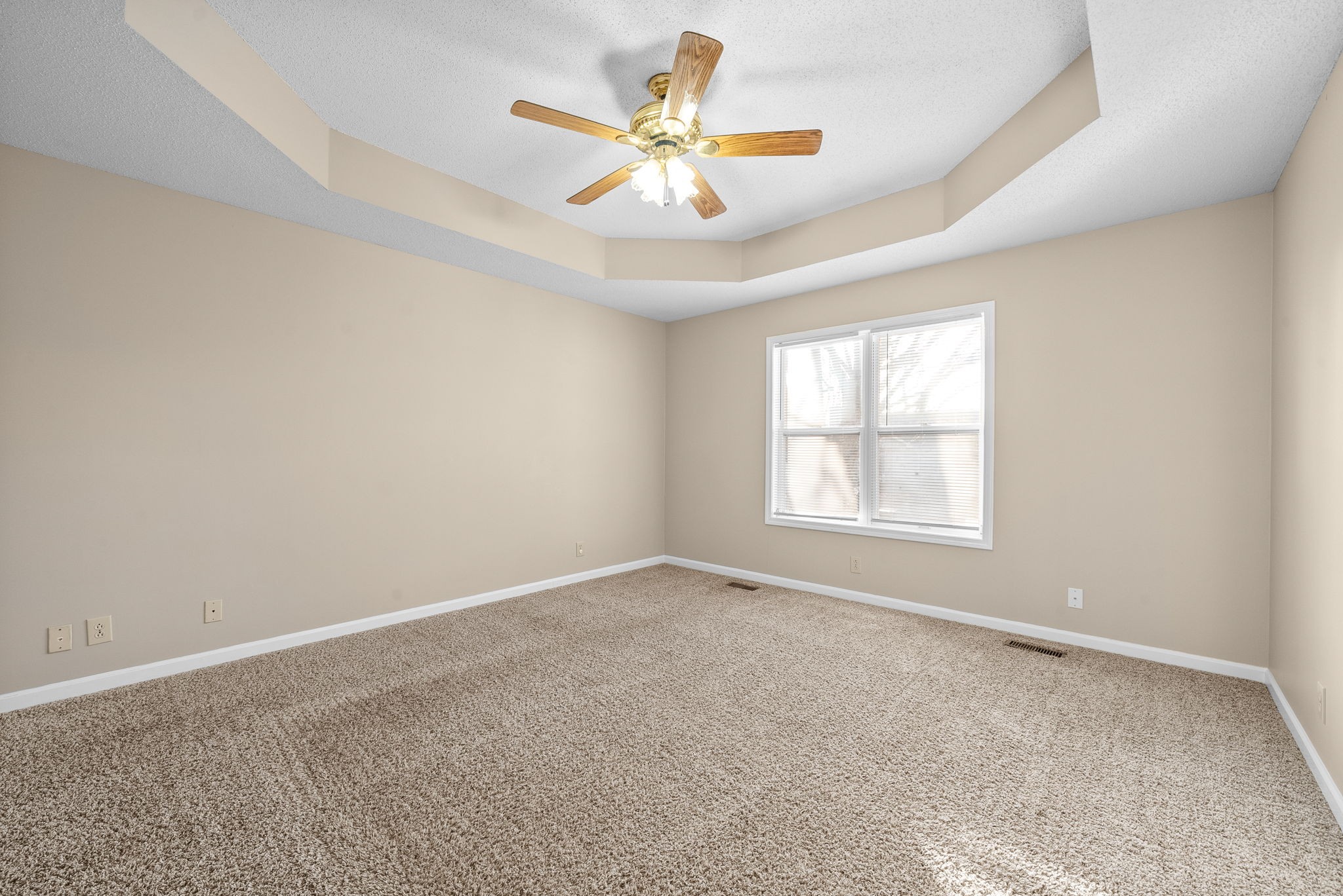 Clarksville, Tennessee 37042, United States, 3 Bedrooms Bedrooms, ,2 BathroomsBathrooms,Residential,Active,23084