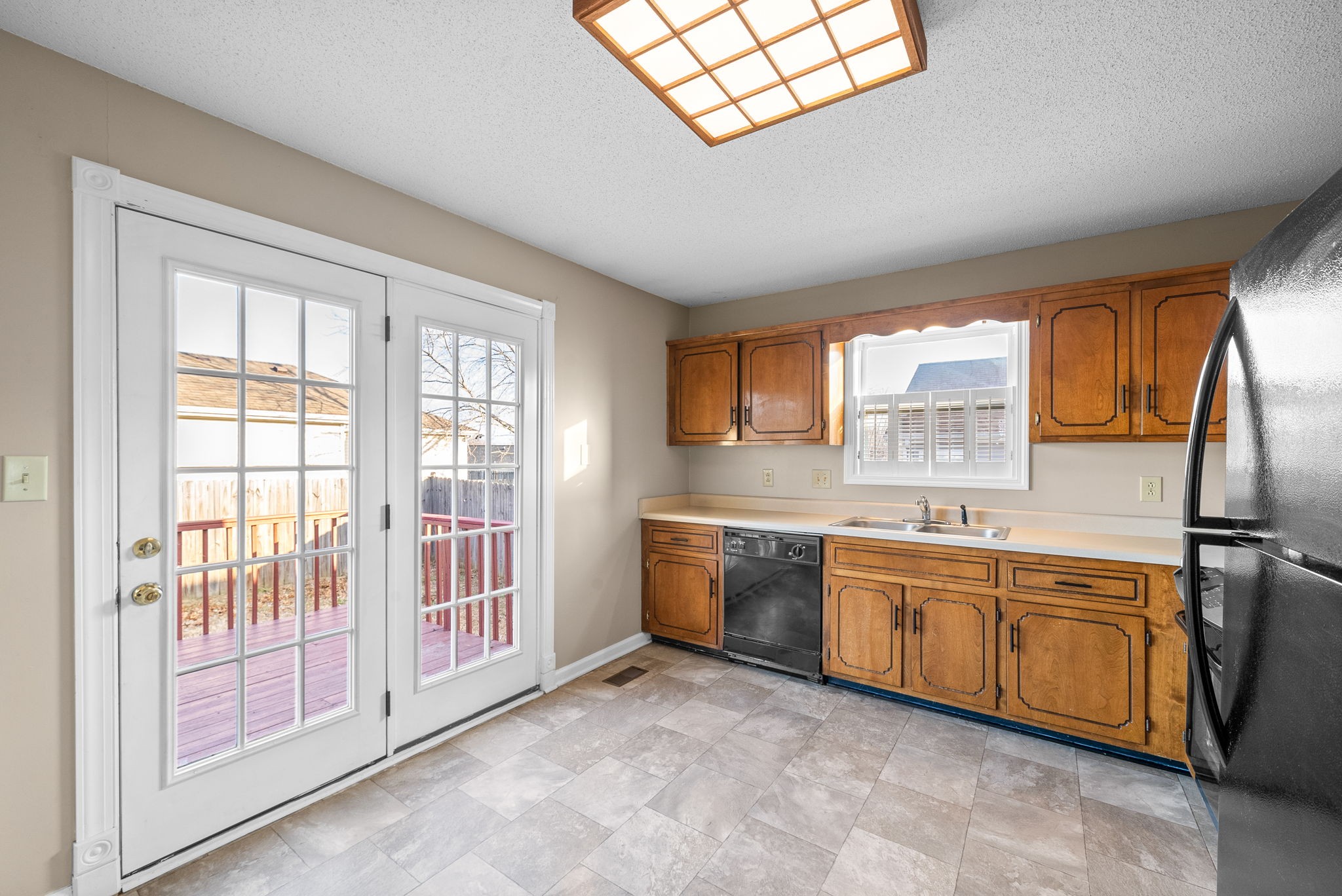 Clarksville, Tennessee 37042, United States, 3 Bedrooms Bedrooms, ,2 BathroomsBathrooms,Residential,Active,23084