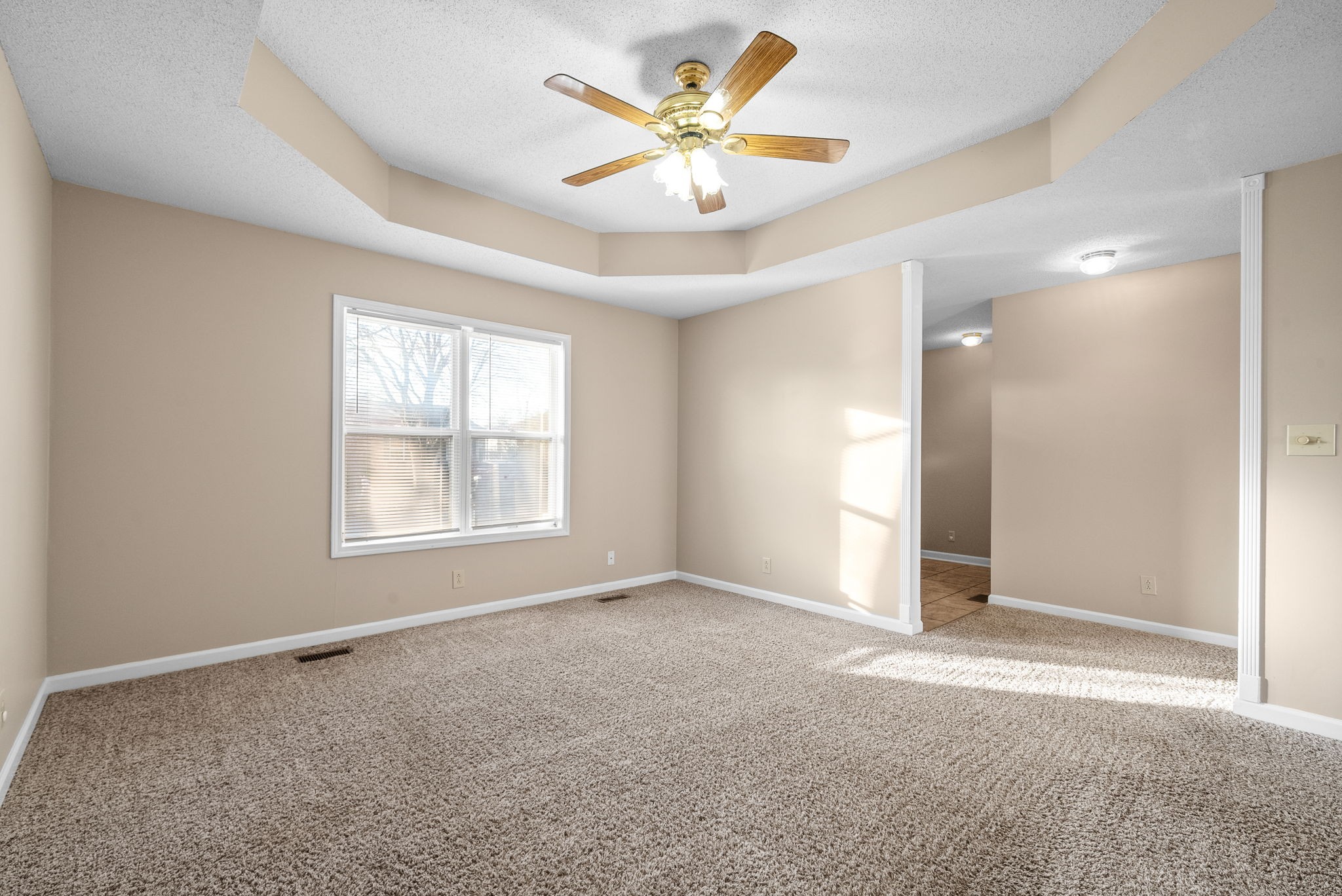 Clarksville, Tennessee 37042, United States, 3 Bedrooms Bedrooms, ,2 BathroomsBathrooms,Residential,Active,23084