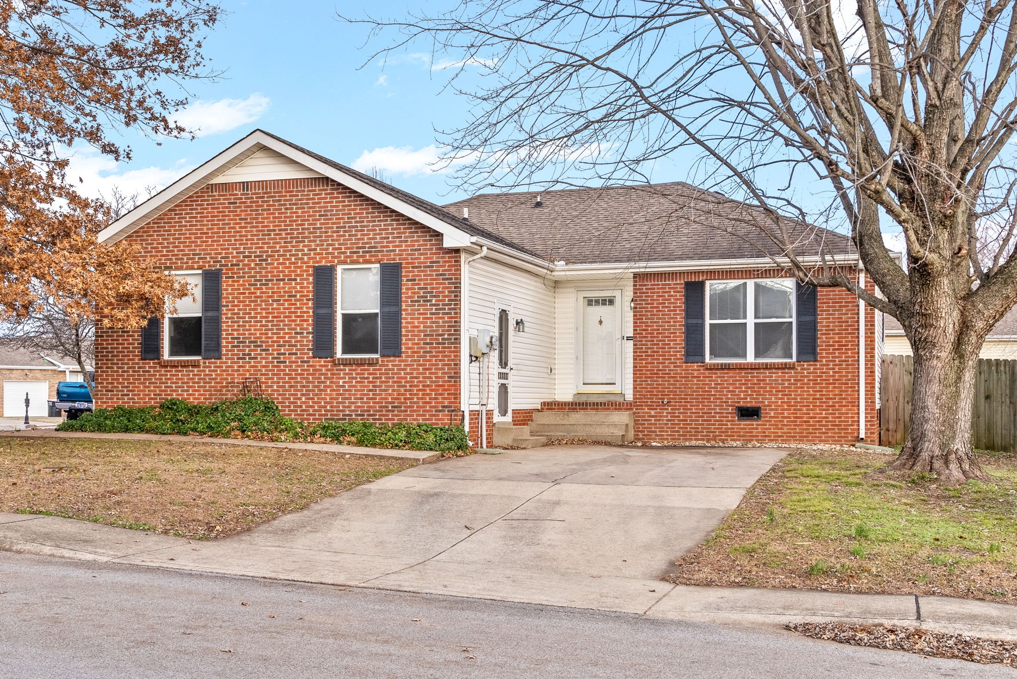 Clarksville, Tennessee 37042, United States, 3 Bedrooms Bedrooms, ,2 BathroomsBathrooms,Residential,Active,23084