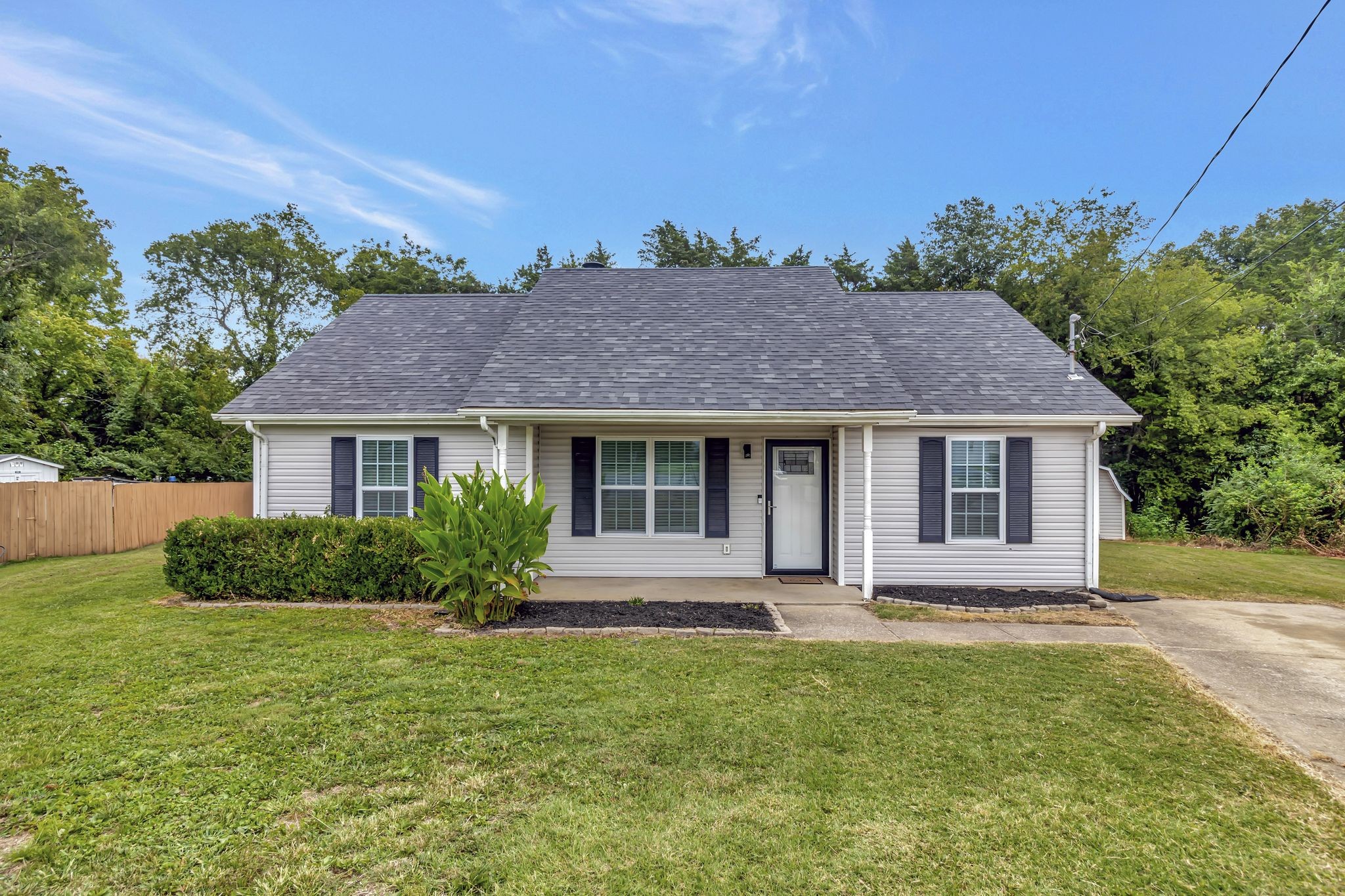 View LA VERGNE, TN 37086 house