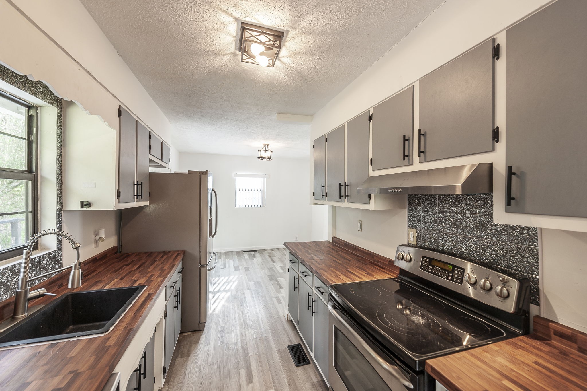 3365 Pleasant Valley Rd