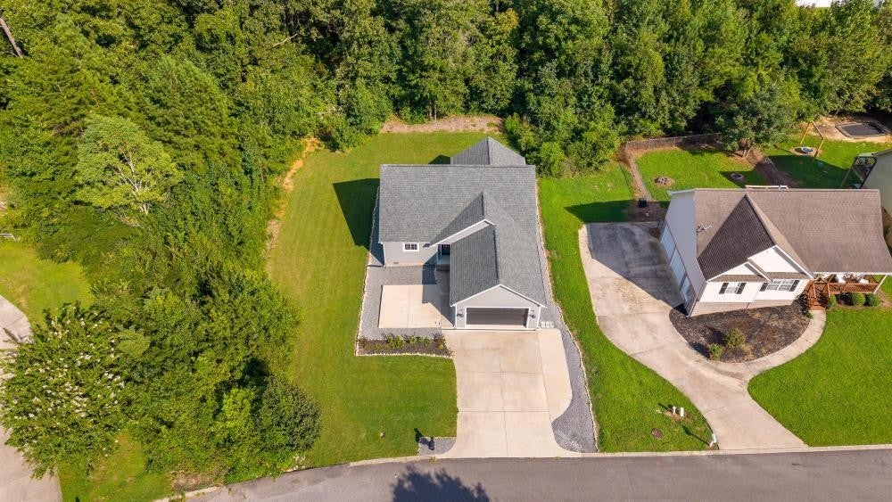 1428 Woodland Cove Drive NE