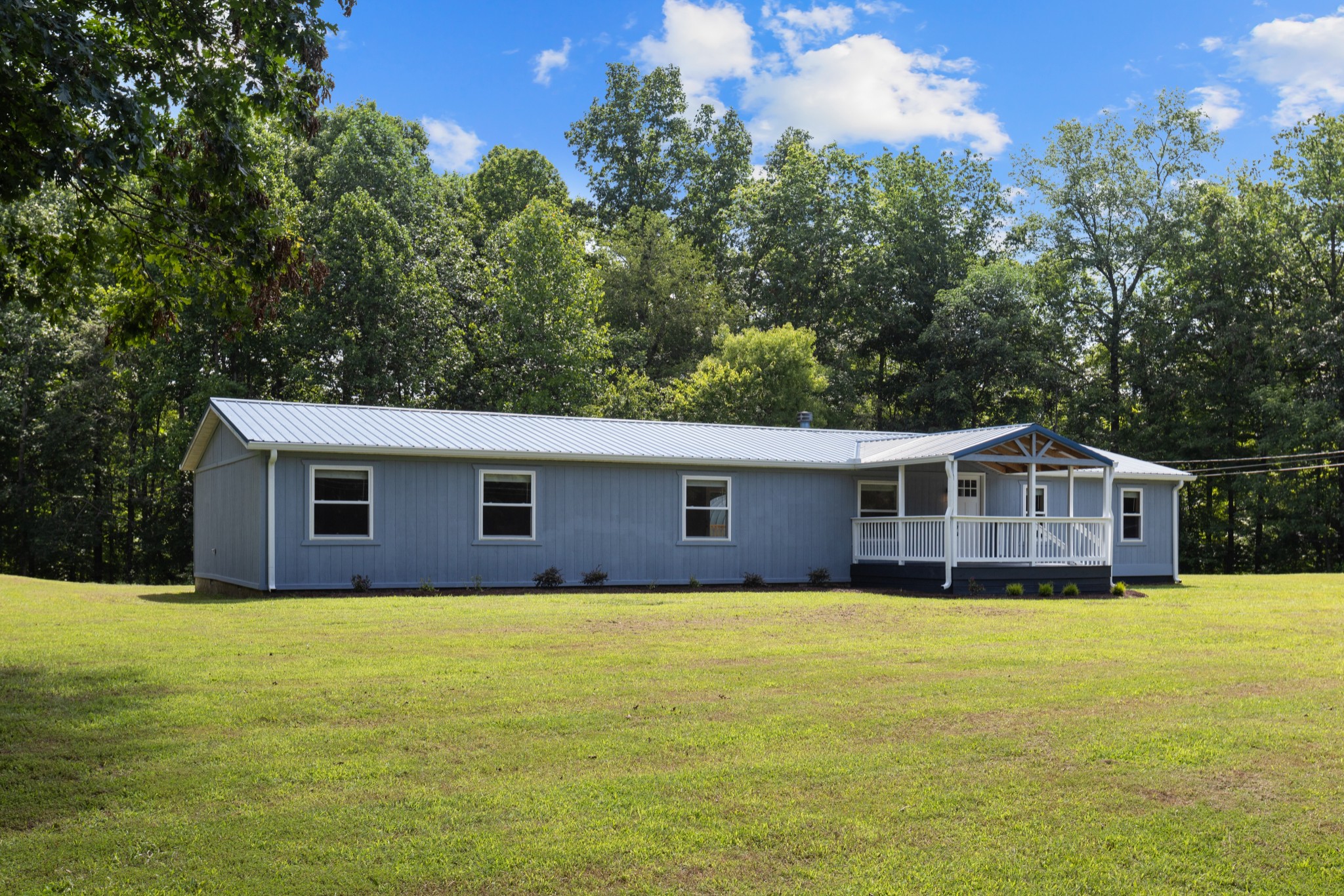633 Friendship Acres Dr