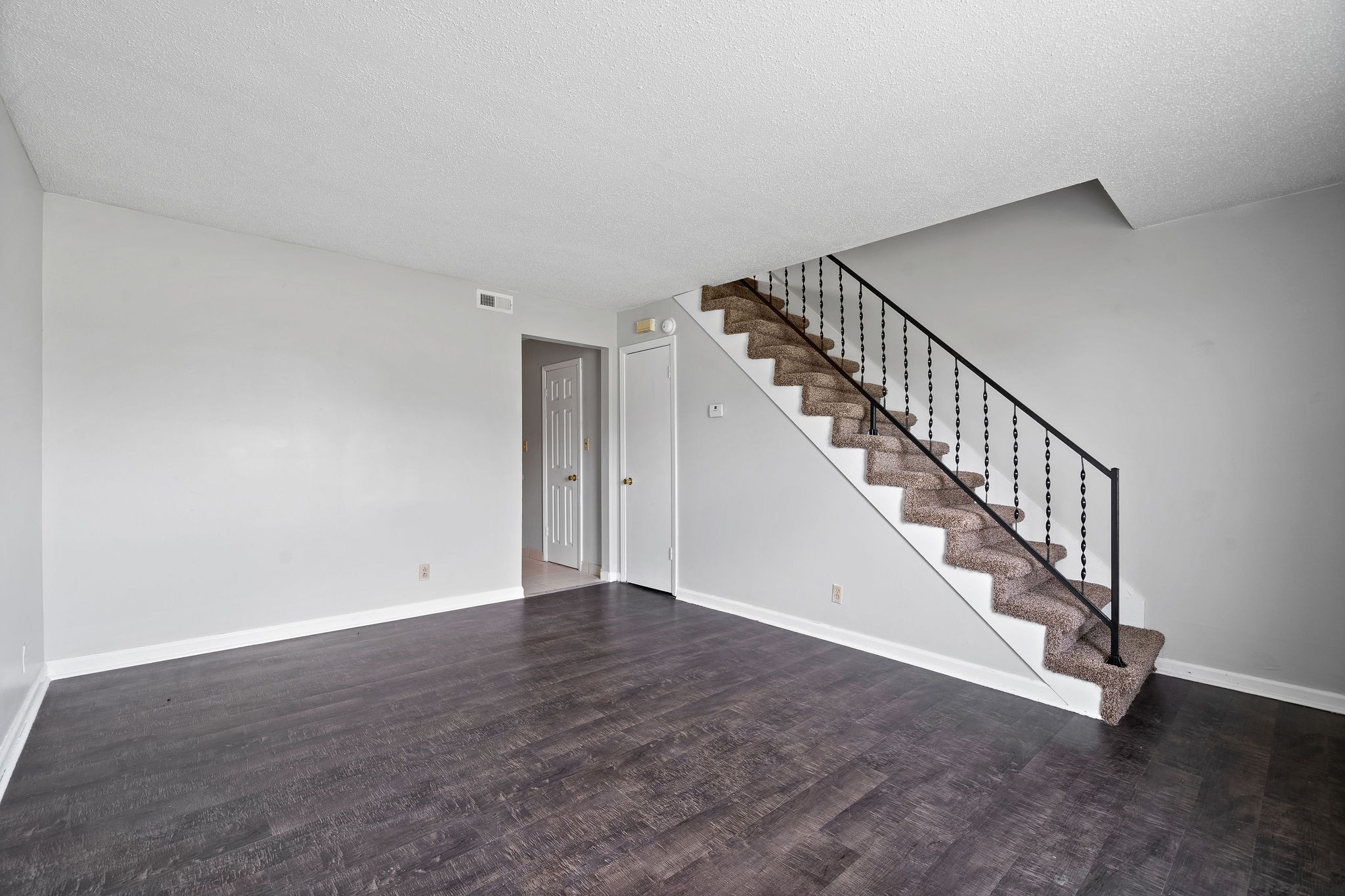 1231 Stateline Rd 46