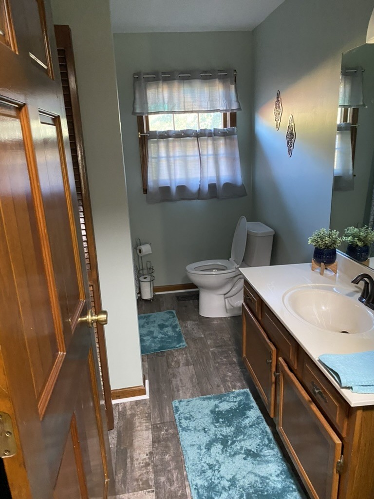 Columbia, Tennessee 38401, United States, 4 Bedrooms Bedrooms, ,2 BathroomsBathrooms,Residential,Active,10445