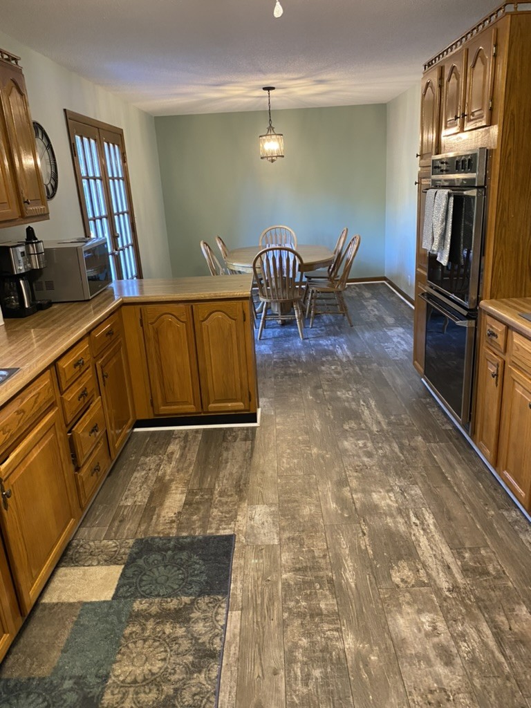 Columbia, Tennessee 38401, United States, 4 Bedrooms Bedrooms, ,2 BathroomsBathrooms,Residential,Active,10445