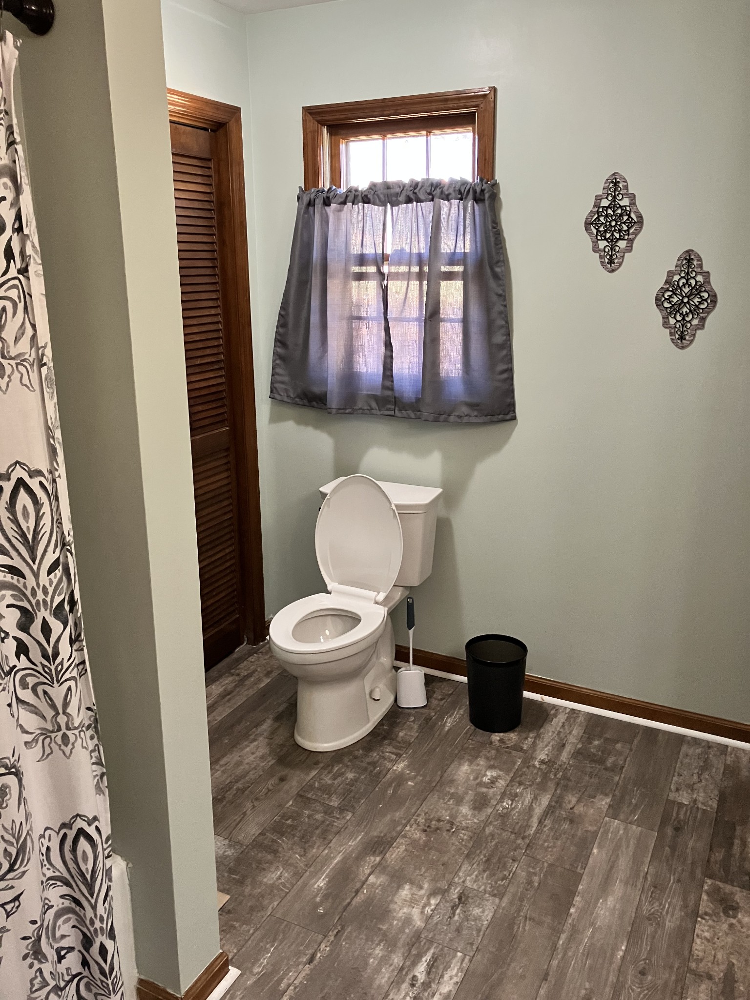 Columbia, Tennessee 38401, United States, 4 Bedrooms Bedrooms, ,2 BathroomsBathrooms,Residential,Active,10445