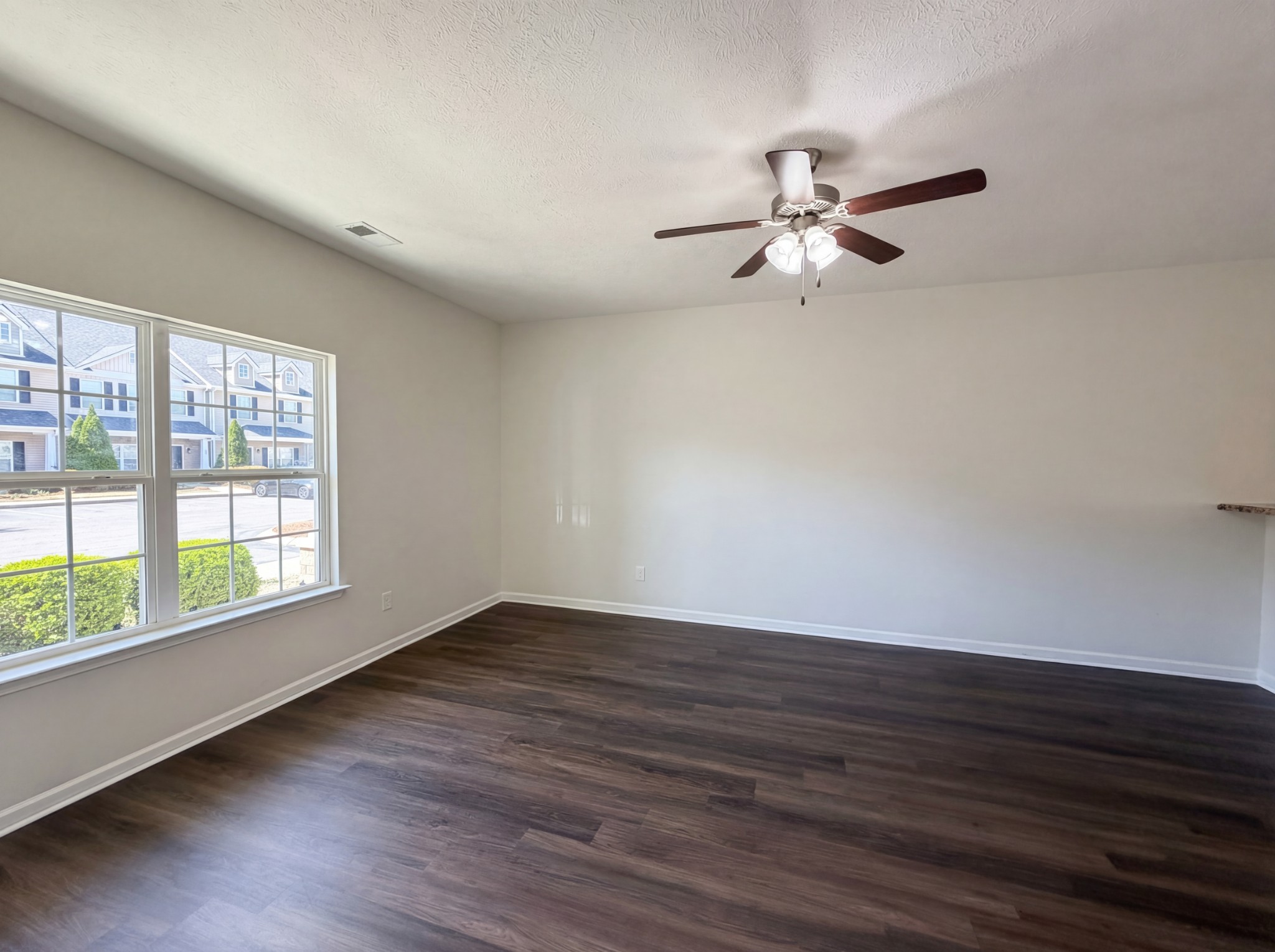 2354 New Holland Cir