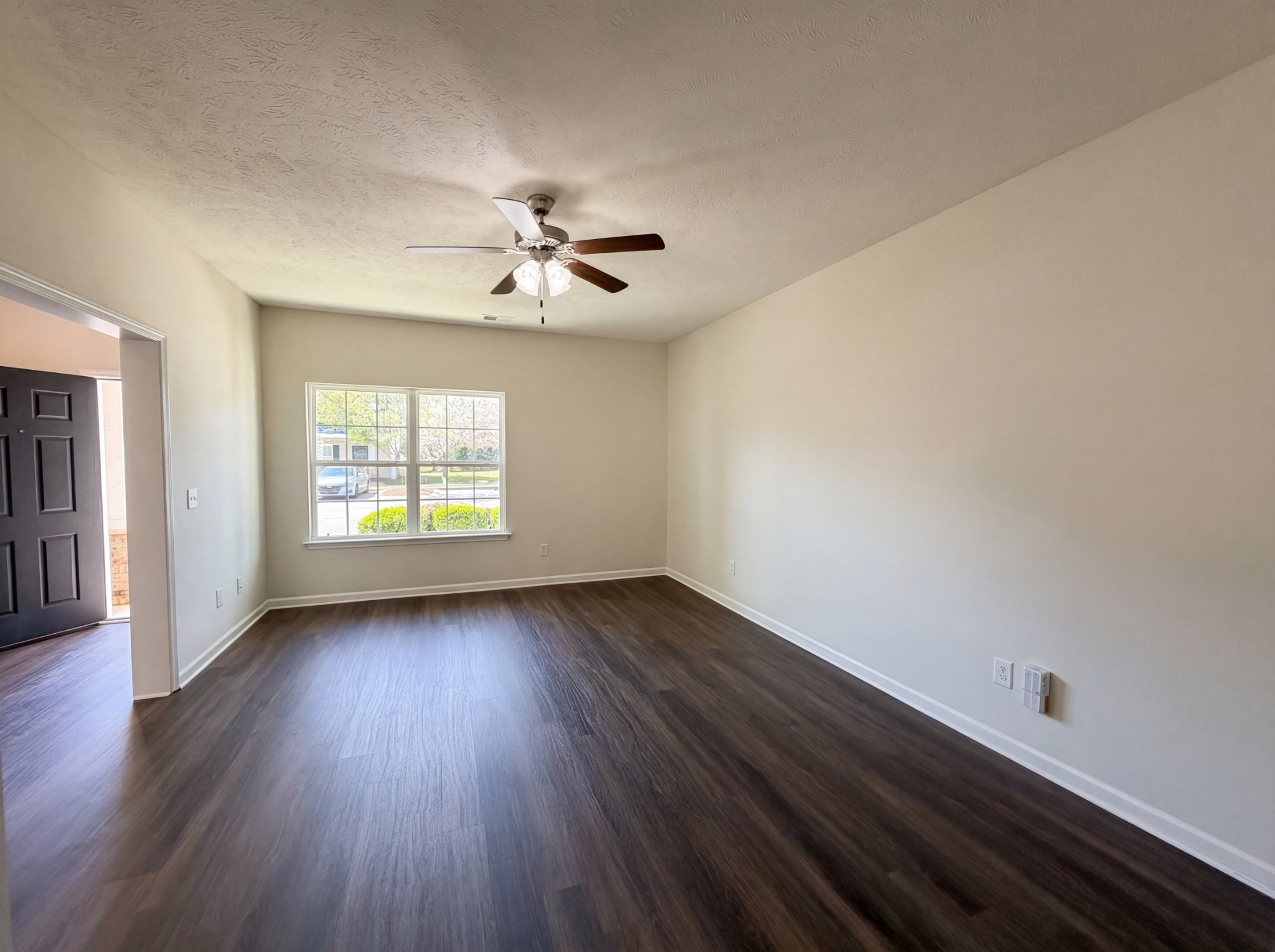 2354 New Holland Cir