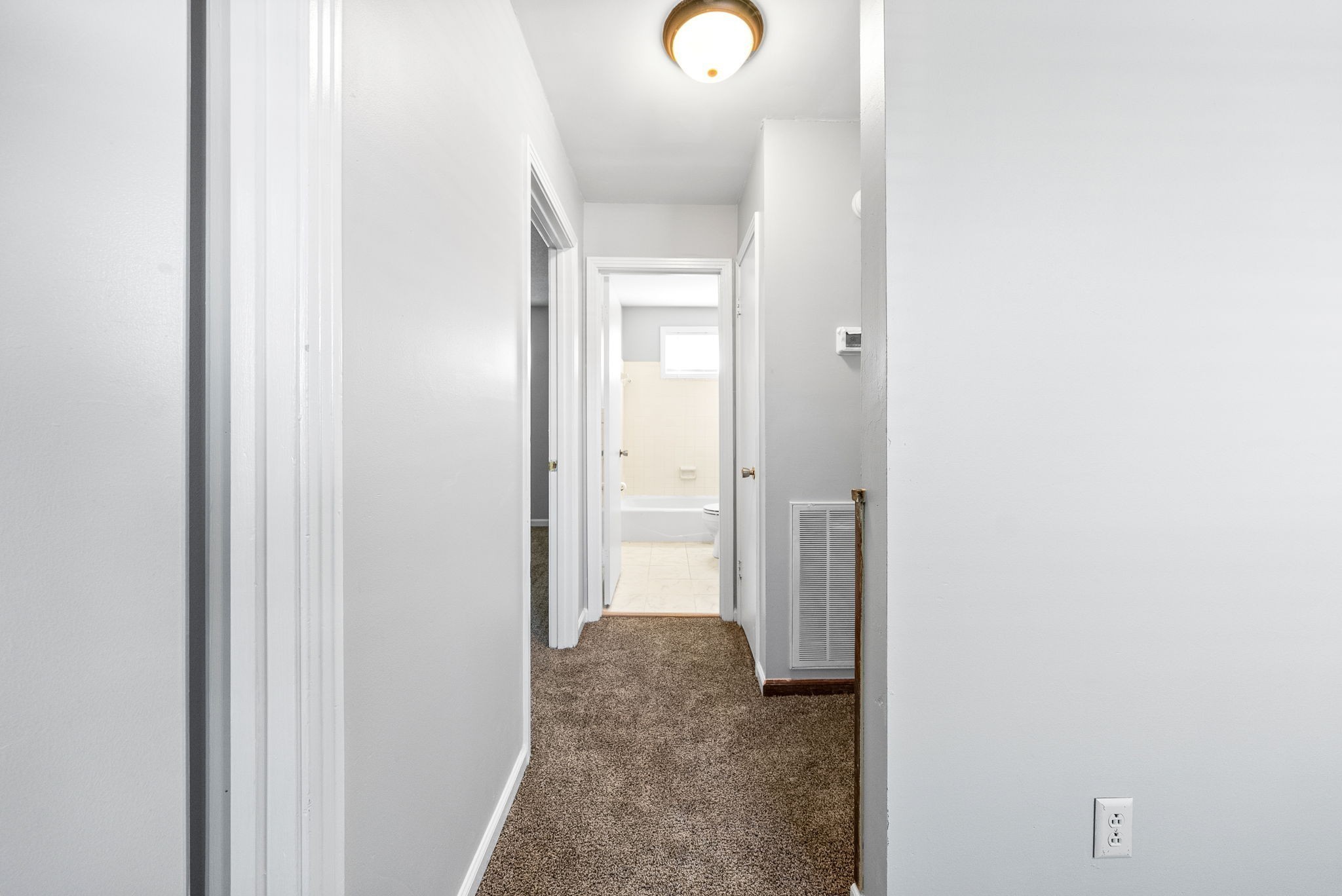 Clarksville, Tennessee 37042, United States, 2 Bedrooms Bedrooms, ,1 BathroomBathrooms,Residential,Active,178760