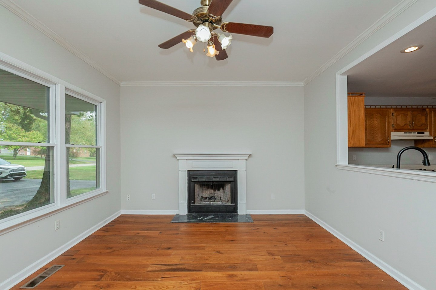 2906 Curtiswood Ln E