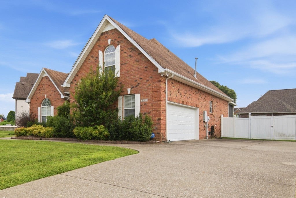 1201 Frinton Ct