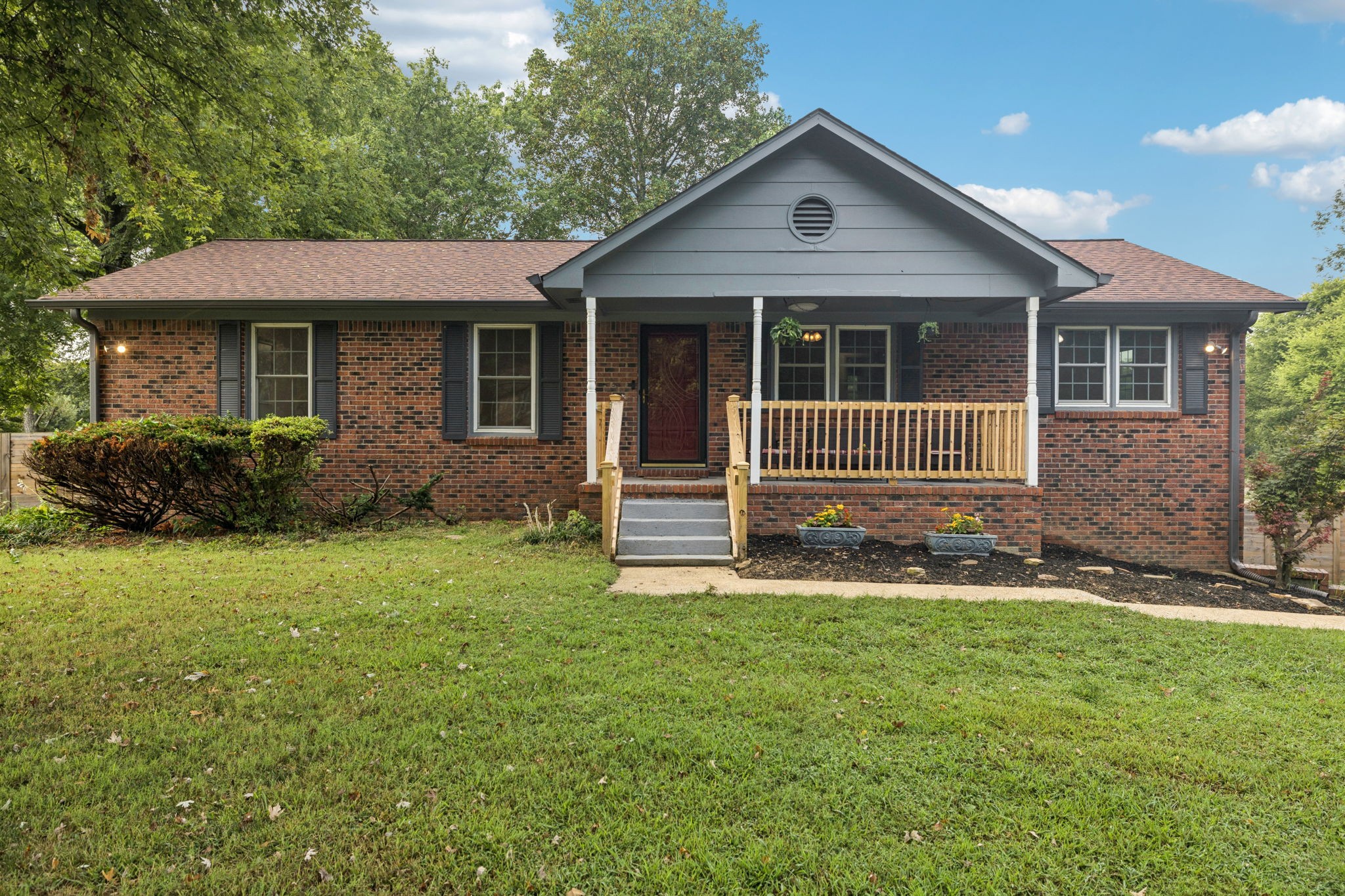 108 Walnut Dr