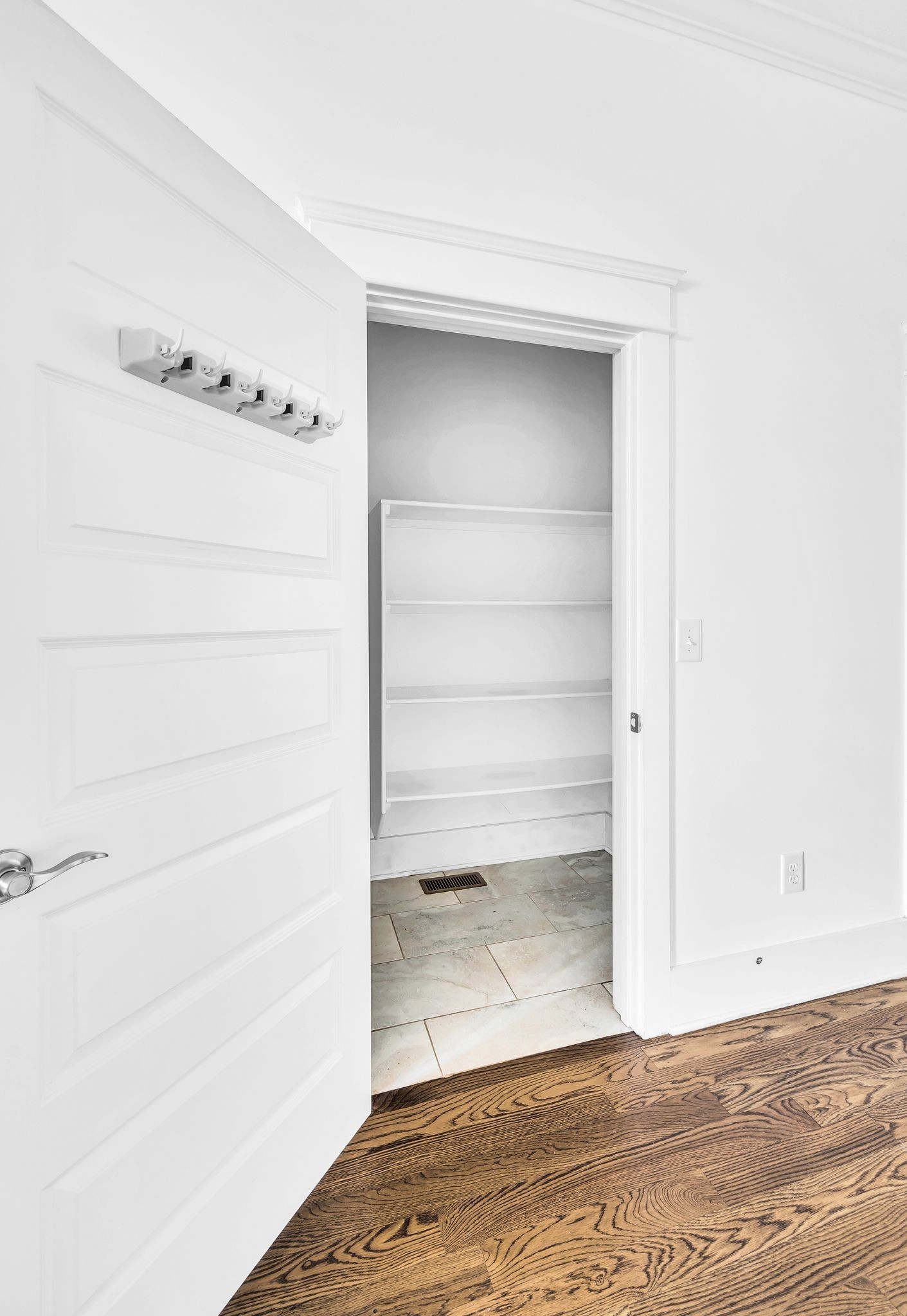 Nashville, Tennessee 37209, United States, 3 Bedrooms Bedrooms, ,3 BathroomsBathrooms,Residential,Active,21192