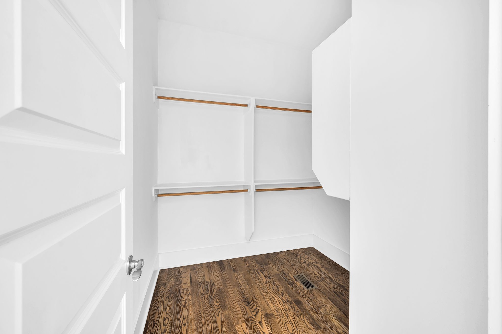 Nashville, Tennessee 37209, United States, 3 Bedrooms Bedrooms, ,3 BathroomsBathrooms,Residential,Active,21192