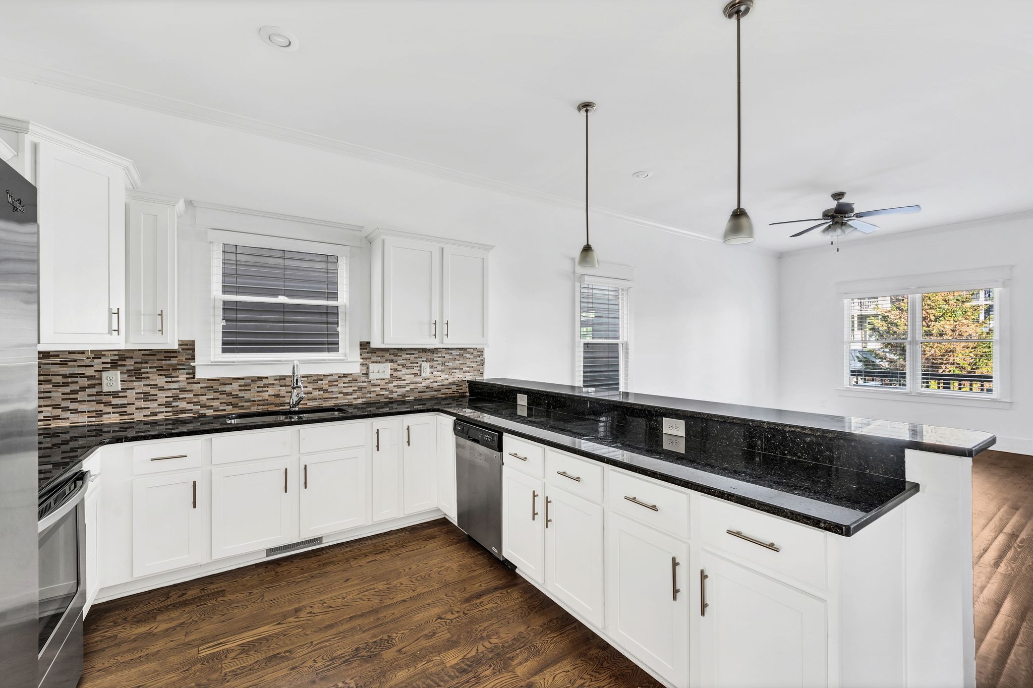 Nashville, Tennessee 37209, United States, 3 Bedrooms Bedrooms, ,3 BathroomsBathrooms,Residential,Active,21192