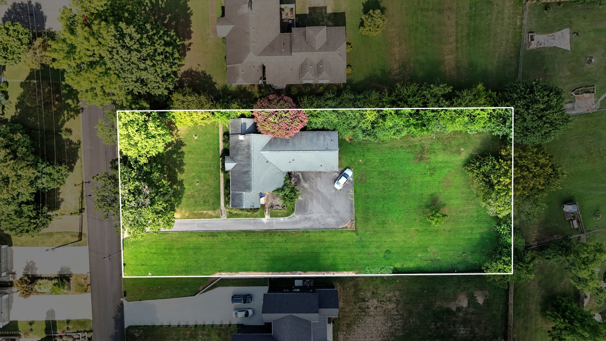 945 Inverness Ave
