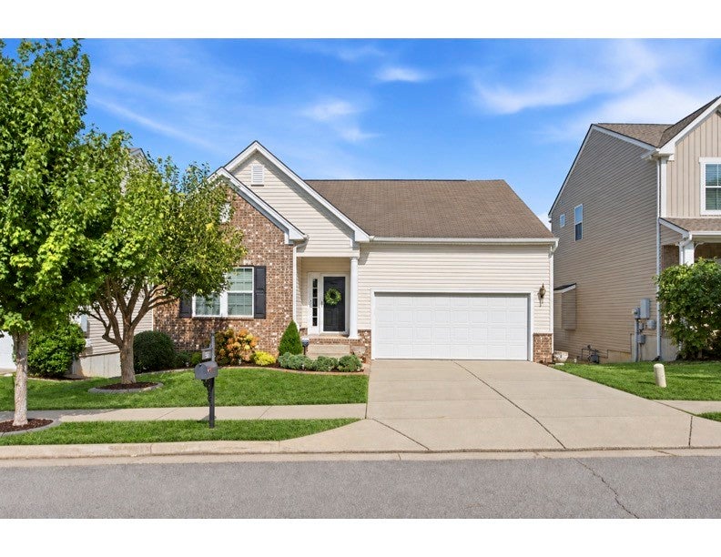 553 Wolfeboro Ln