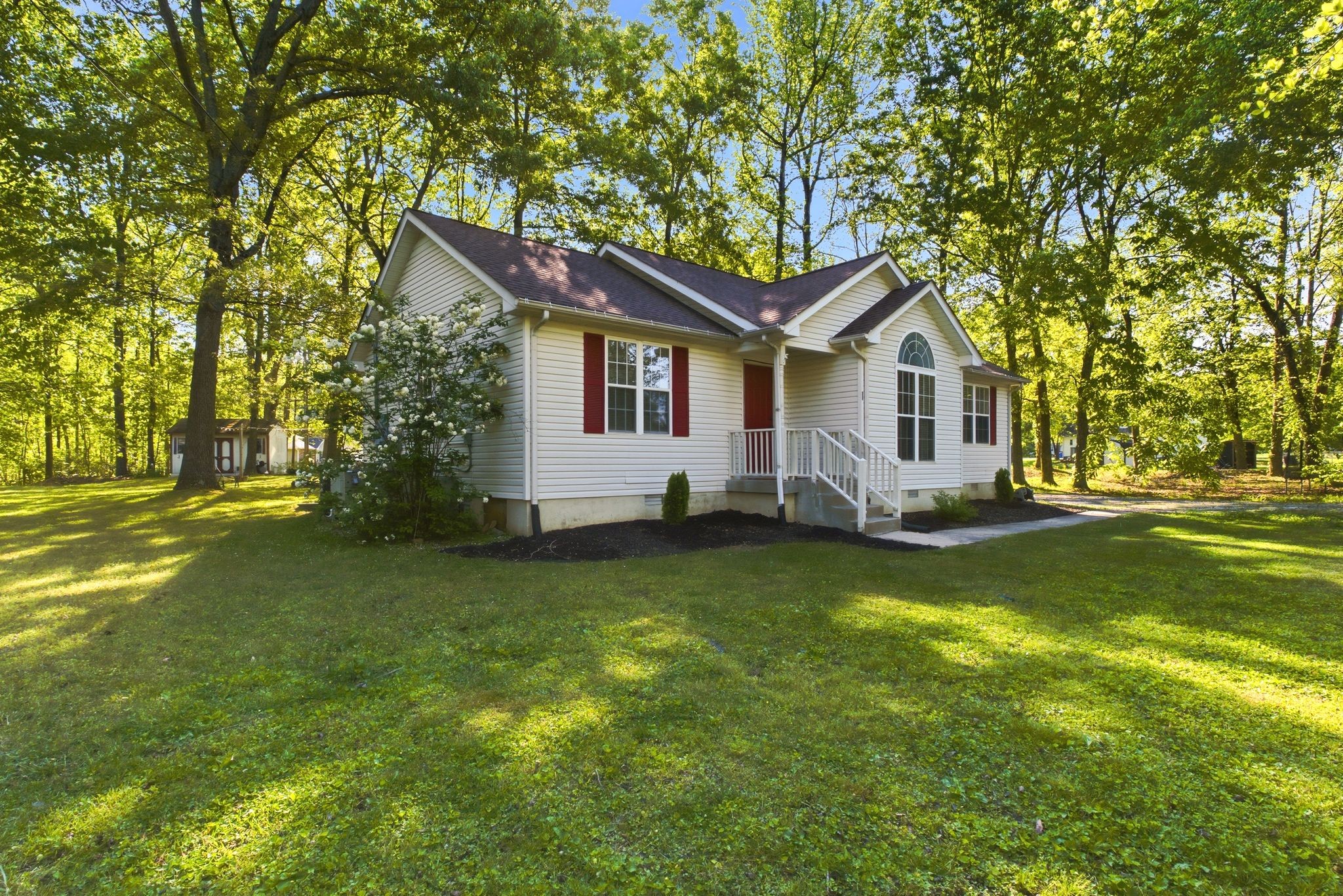 104 Forrest Ln