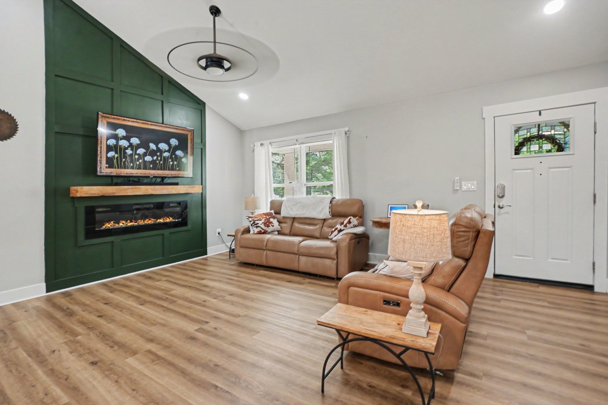 324 Post Oak Rd E