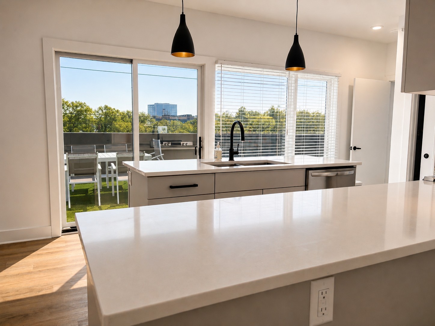 2704 Clifton Ave 404