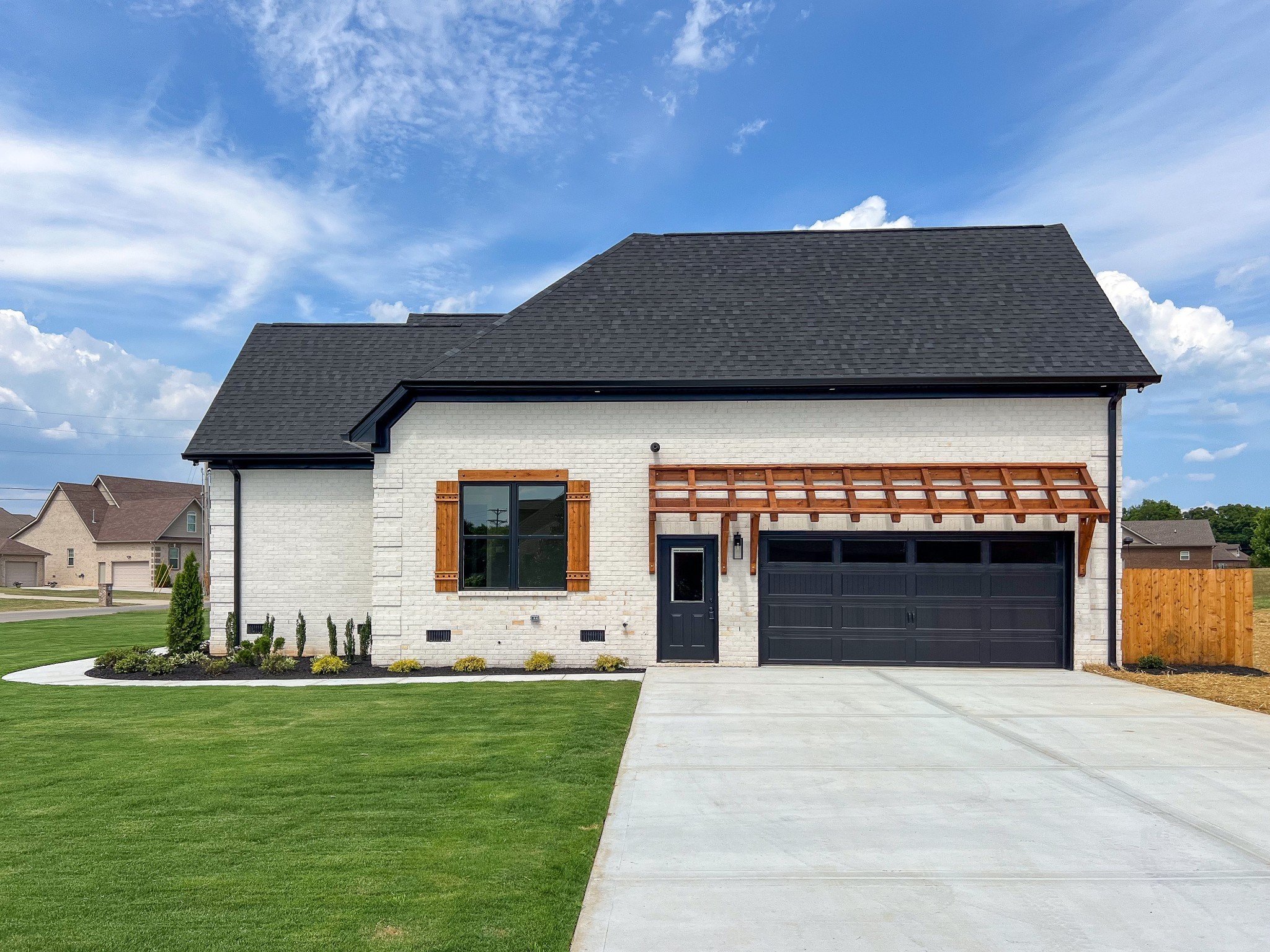 902 Apple Blossom Trl