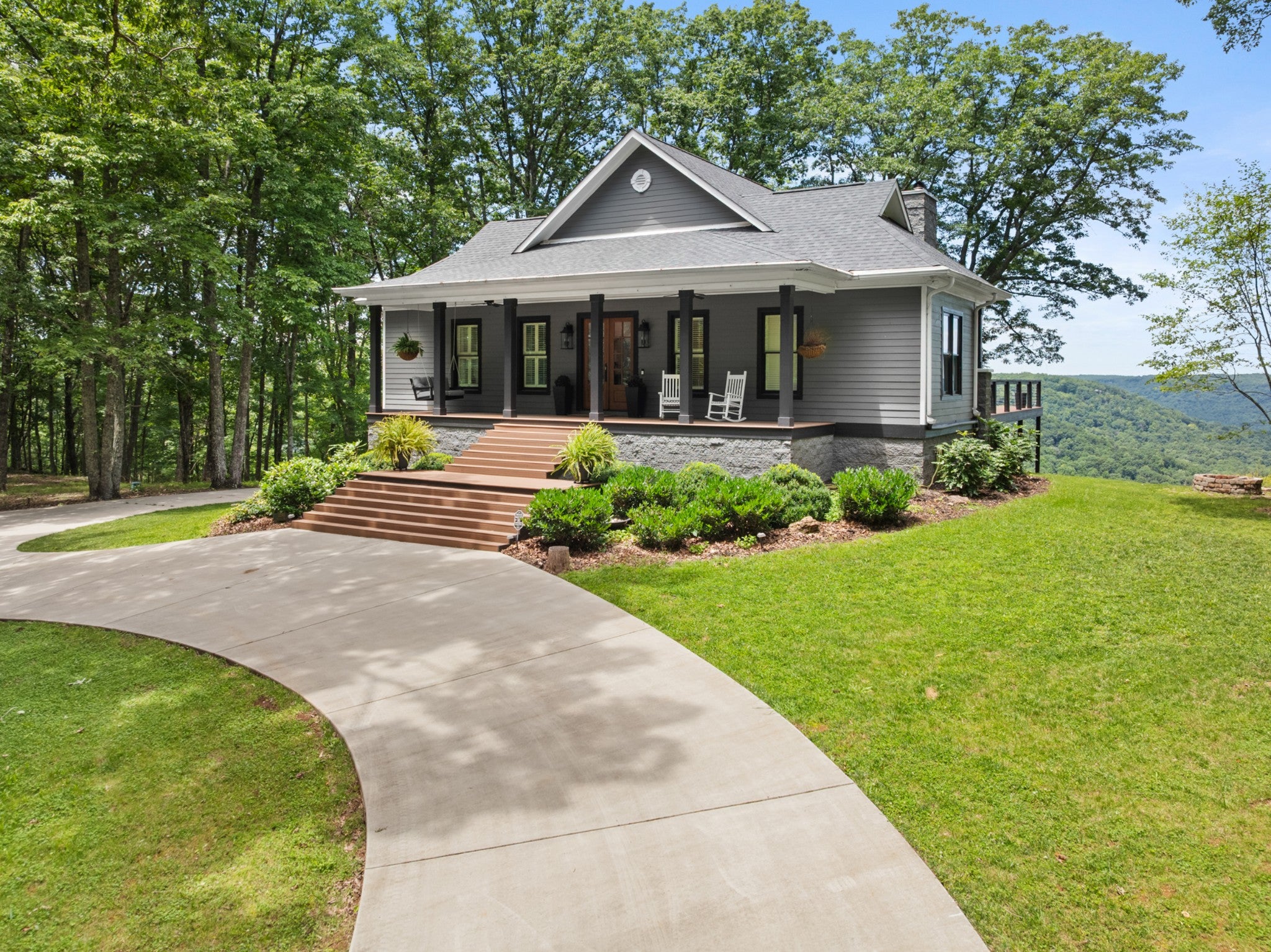 2245 Ravens Den Rd